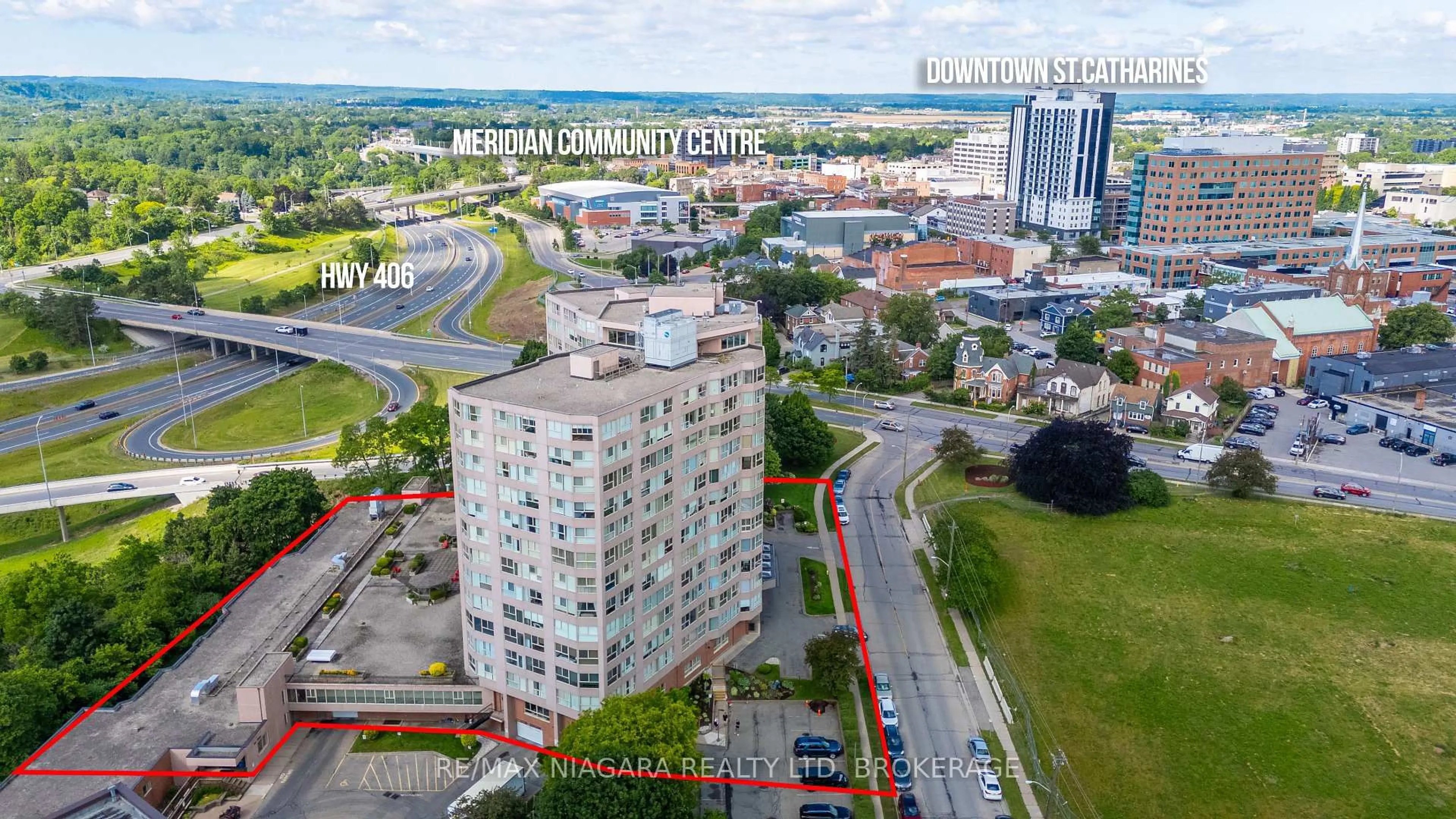A pic from outside/outdoor area/front of a property/back of a property/a pic from drone, city buildings view from balcony for 7 Gale Cres #1011, St. Catharines Ontario L2R 7M8