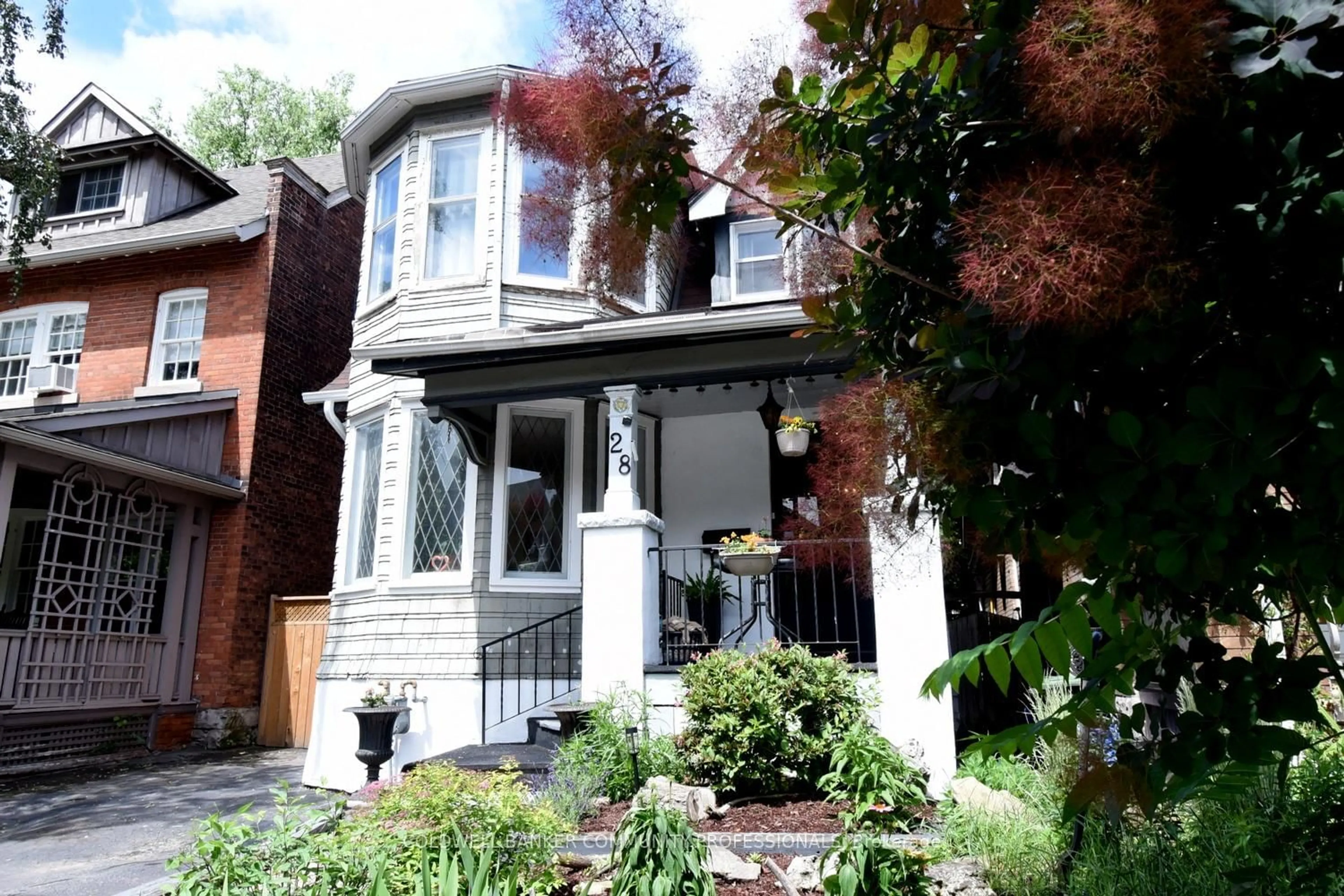 Home with brick exterior material, street for 28 St Clair Ave, Hamilton Ontario L8M 2N3
