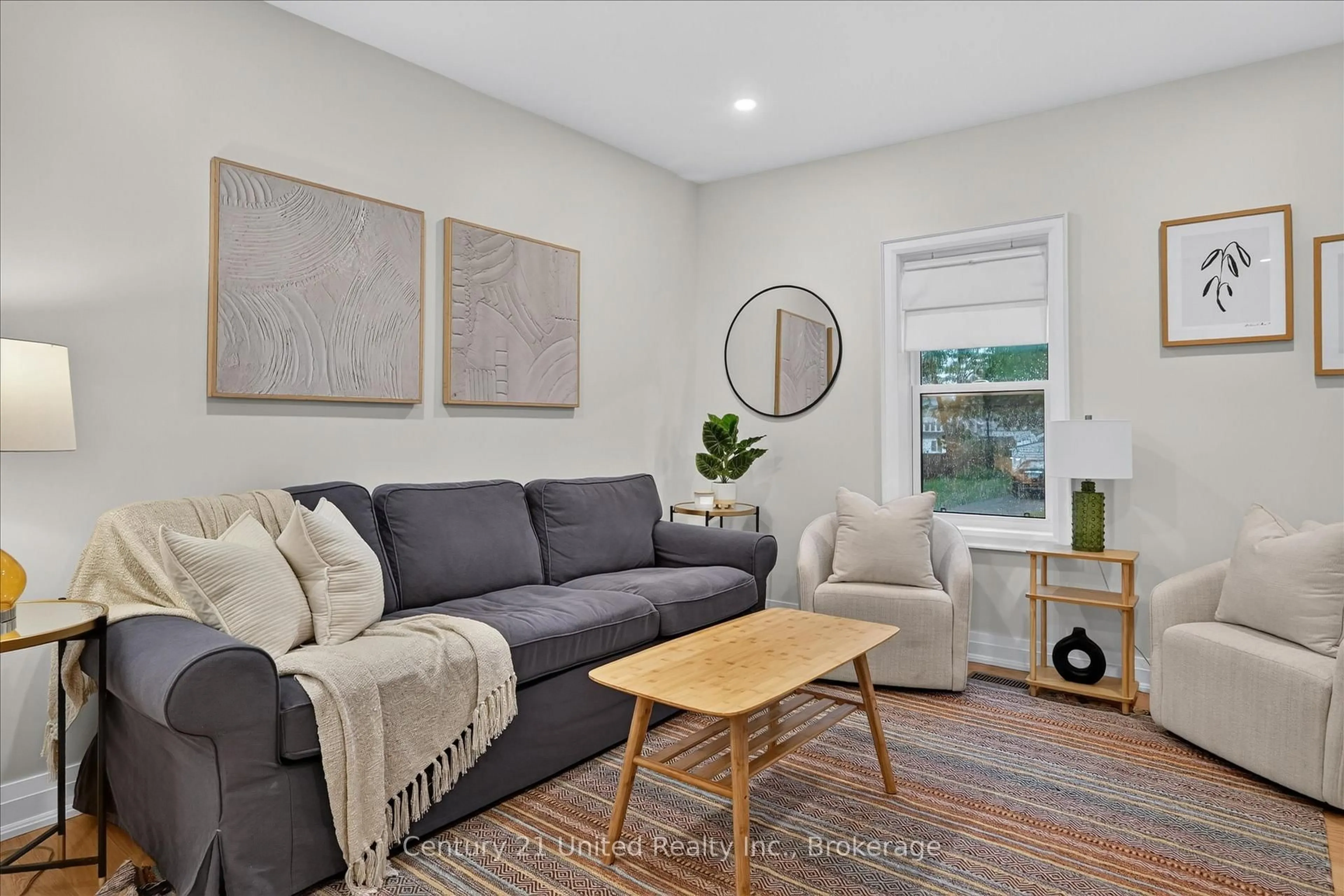 Living room with furniture, unknown for 217 Euclid Ave, Peterborough Ontario K9H 1M5