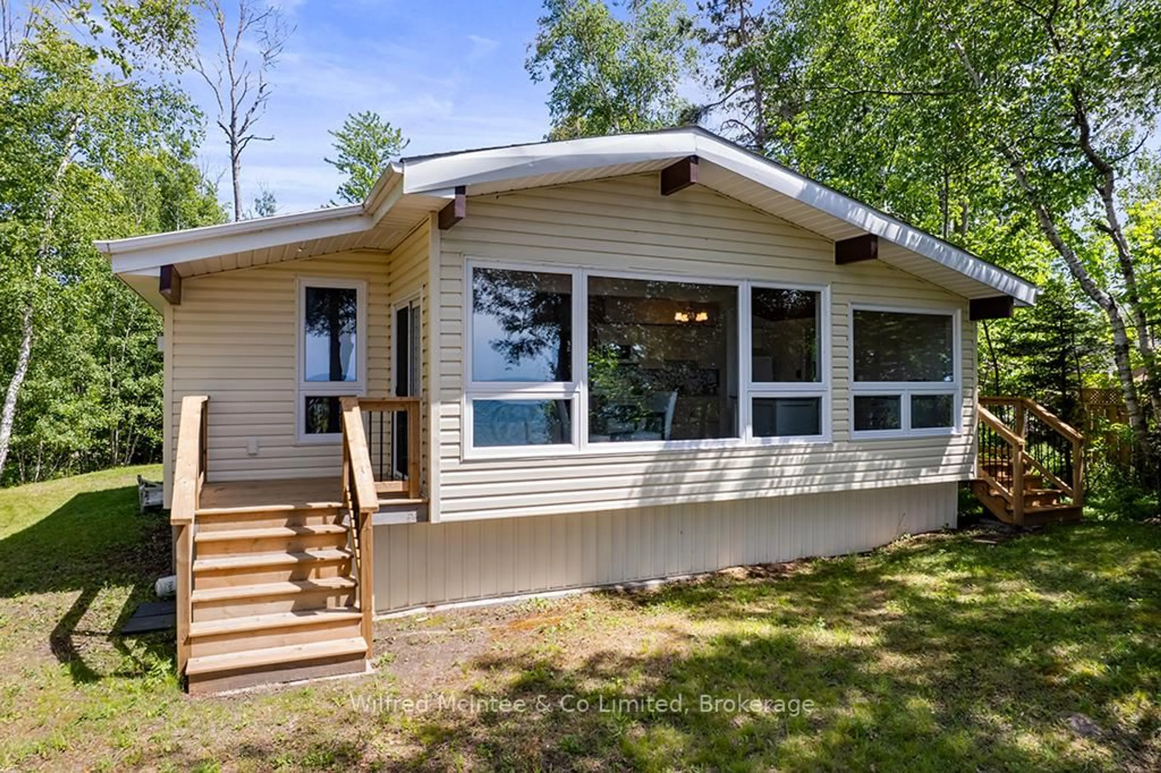 Home with vinyl exterior material, water/lake/river/ocean view for 459 Bruce Road 13, Native Leased Lands Ontario N0H 2L0