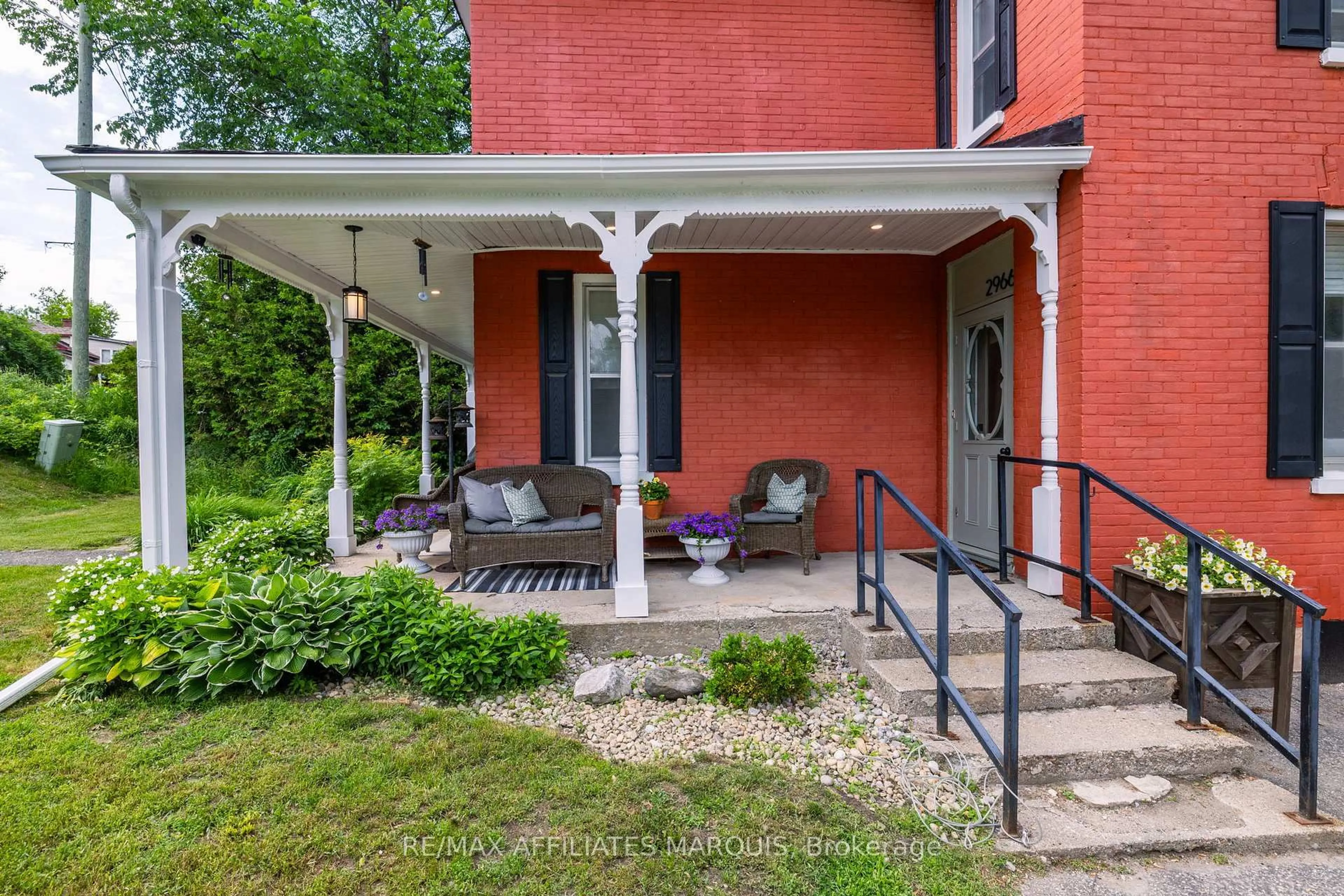 Patio, street for 2966 Highway 511 Rd, Lanark Ontario K0G 1K0