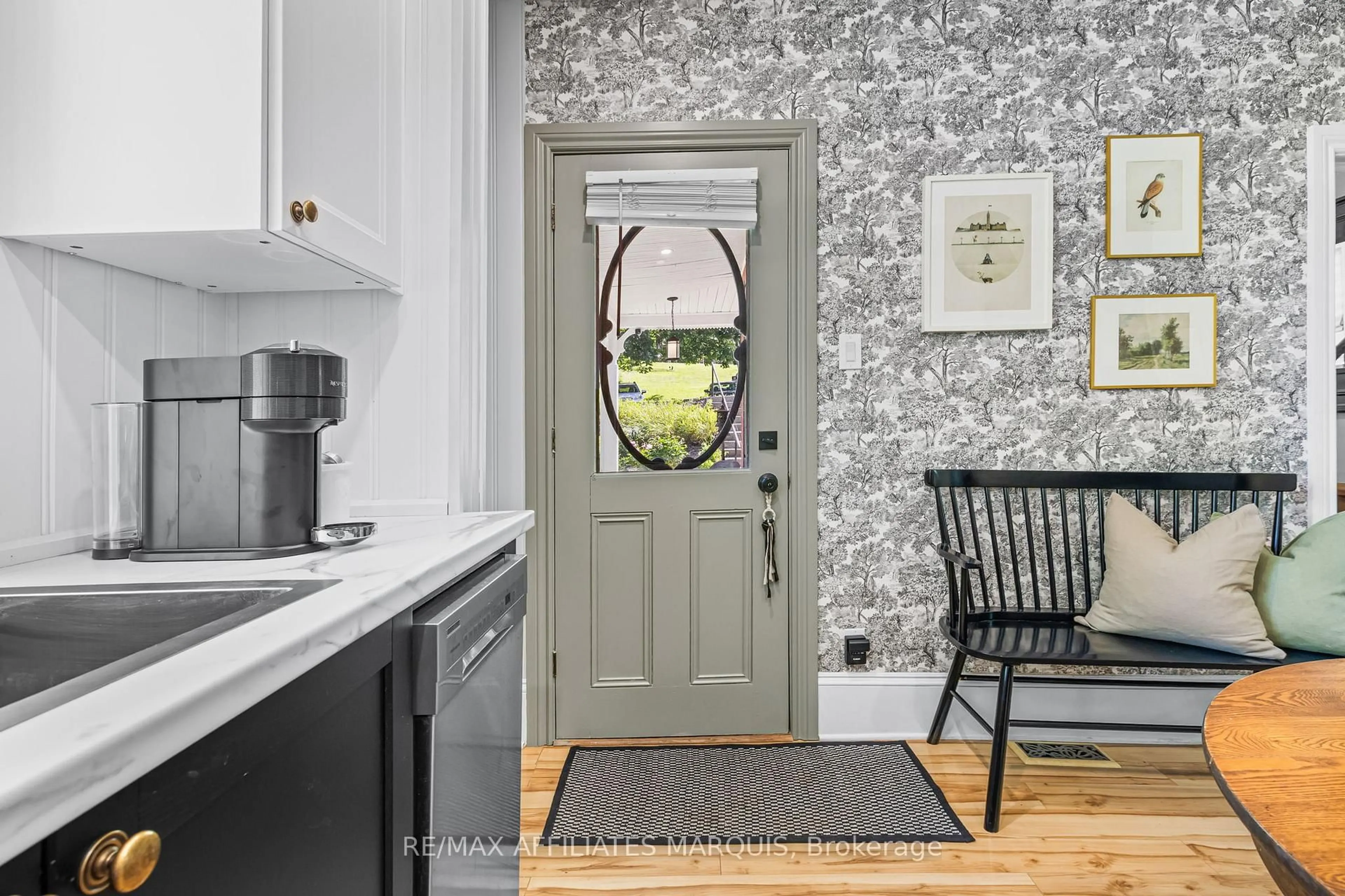 Indoor entryway for 2966 Highway 511 Rd, Lanark Ontario K0G 1K0