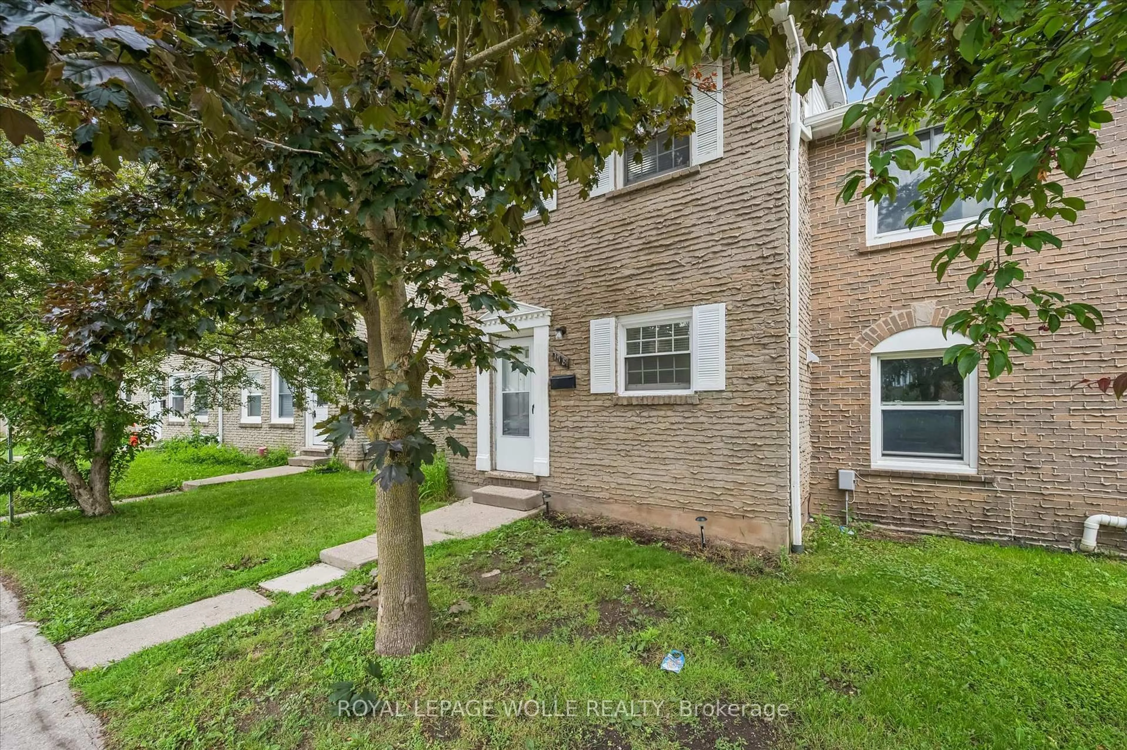 Home with brick exterior material, street for 178 Westcourt Pl, Waterloo Ontario N2L 2R7
