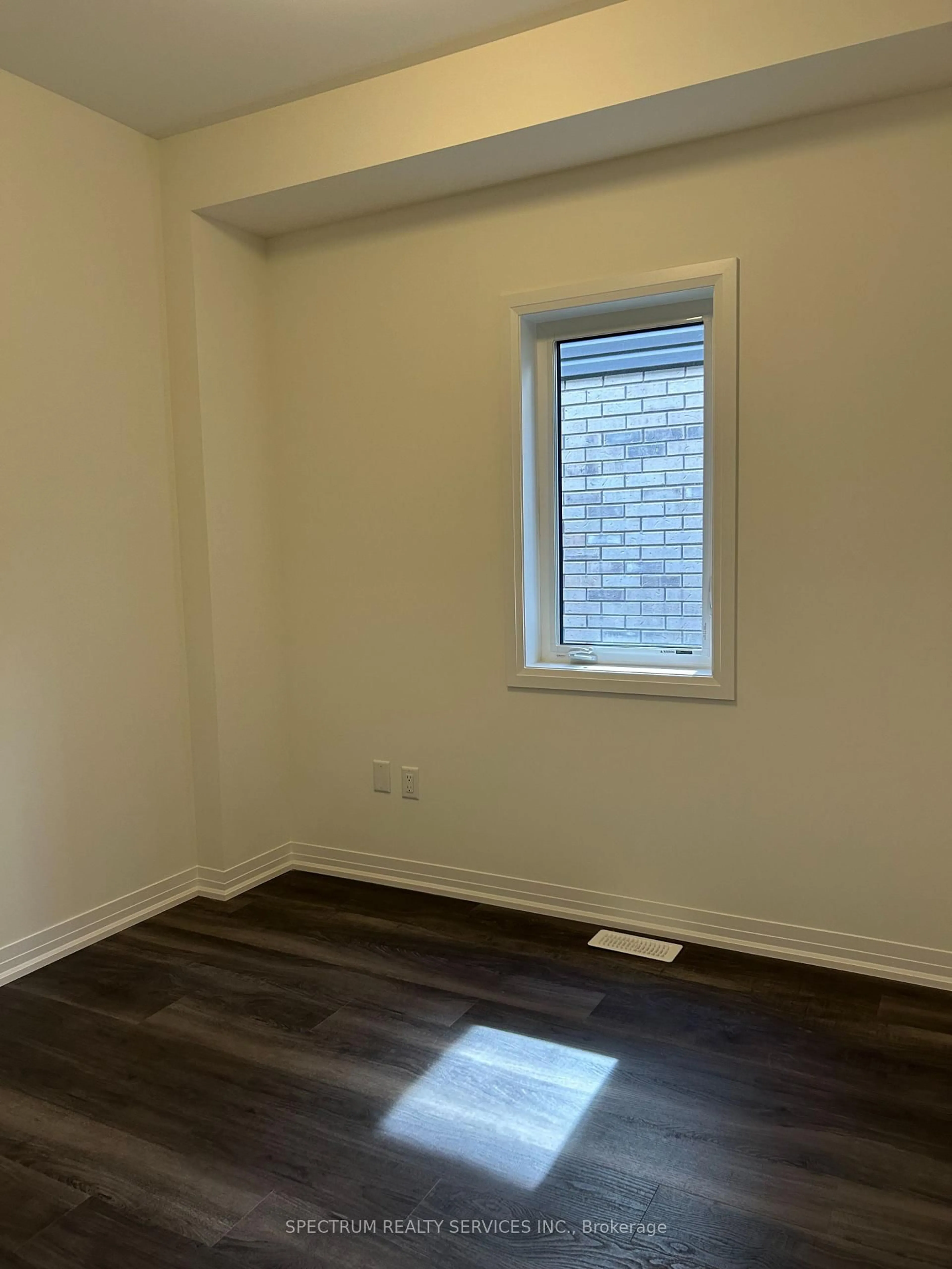 A pic of a room for 4 Sherrill Ave, Brantford Ontario N3V 0C3