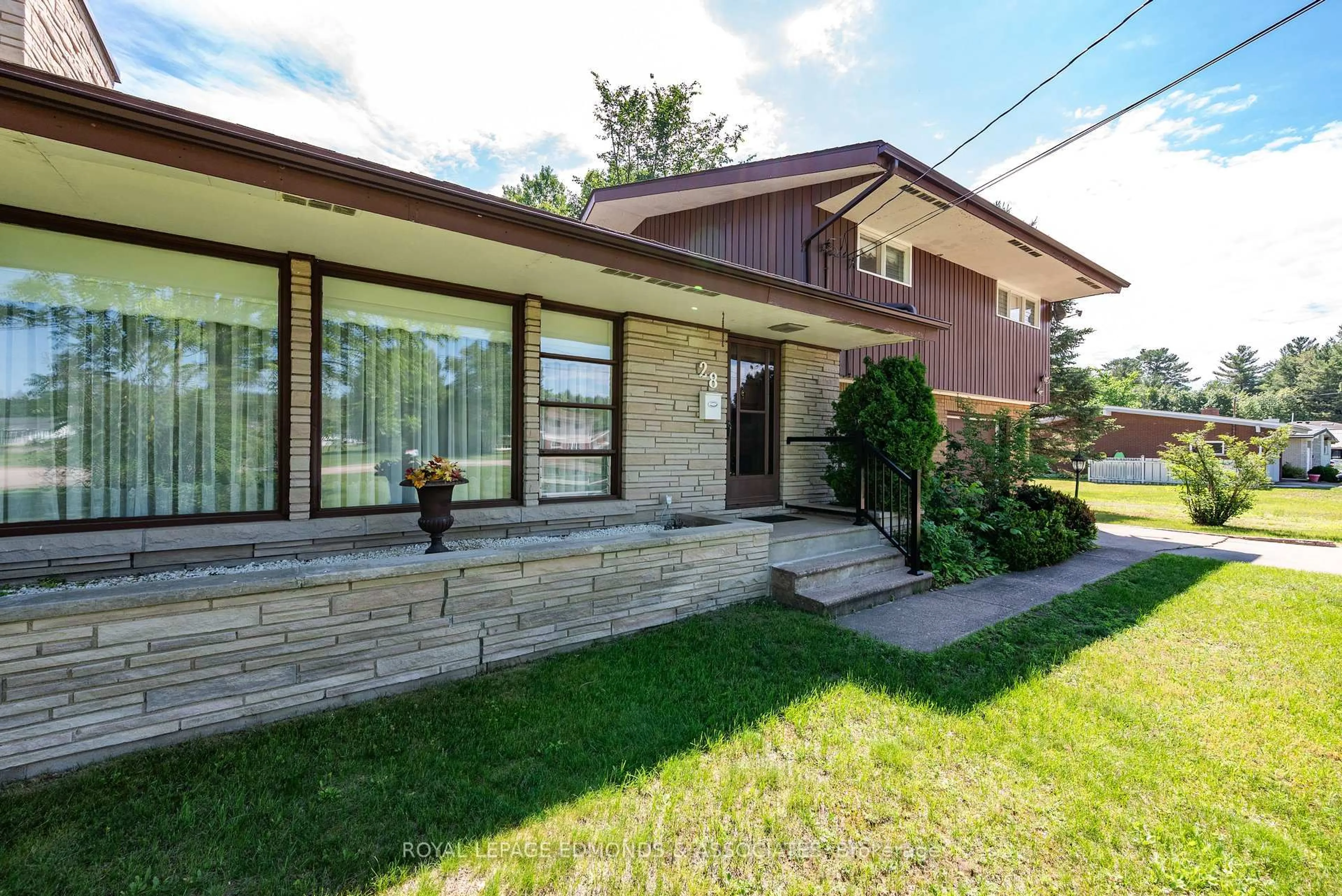Home with brick exterior material, street for 28 Barry St, Pembroke Ontario K8A 7L5