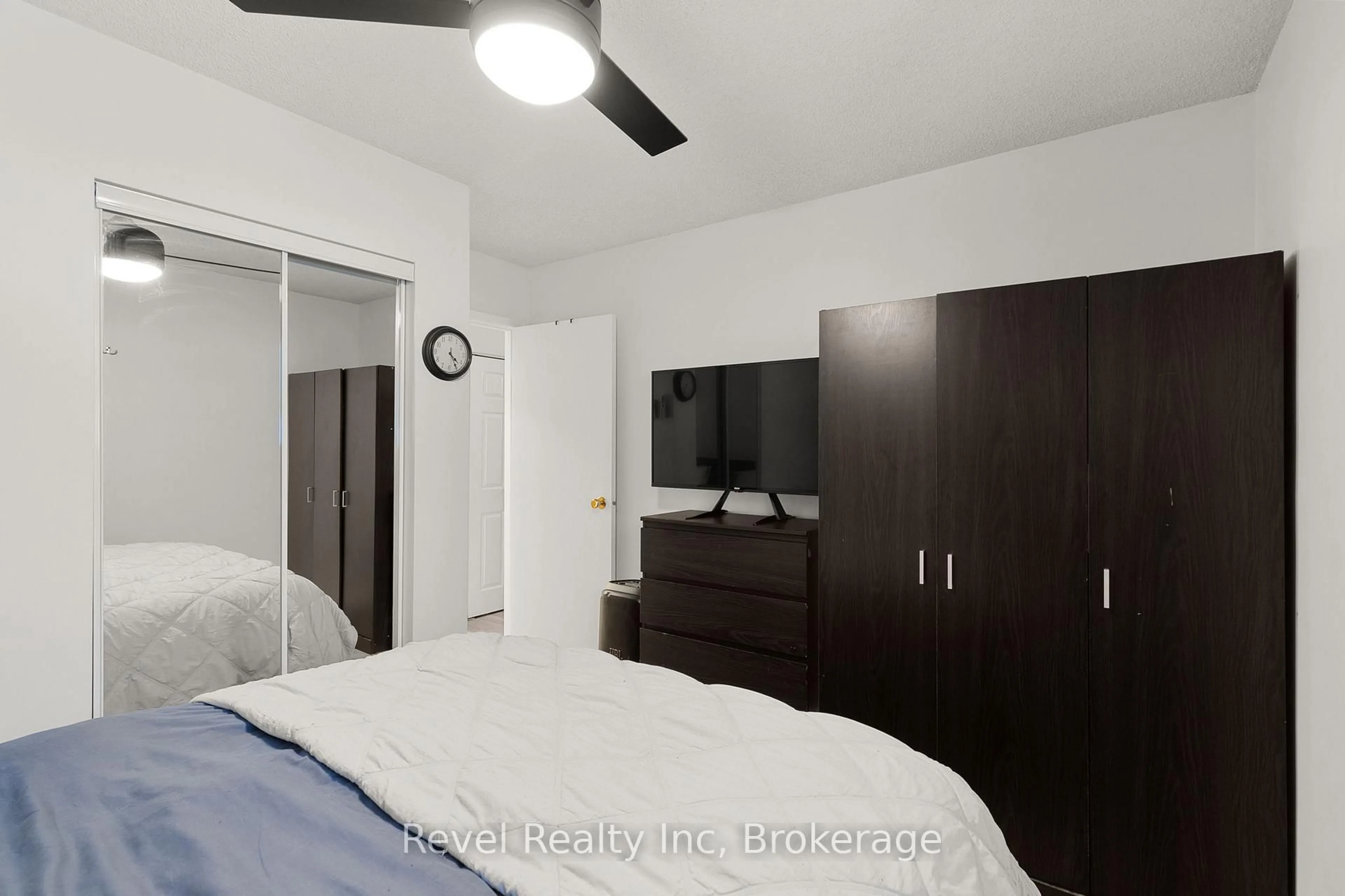 A pic of a room for 1 Georgian Bay Ave #206, Parry Sound Ontario P2A 3B1