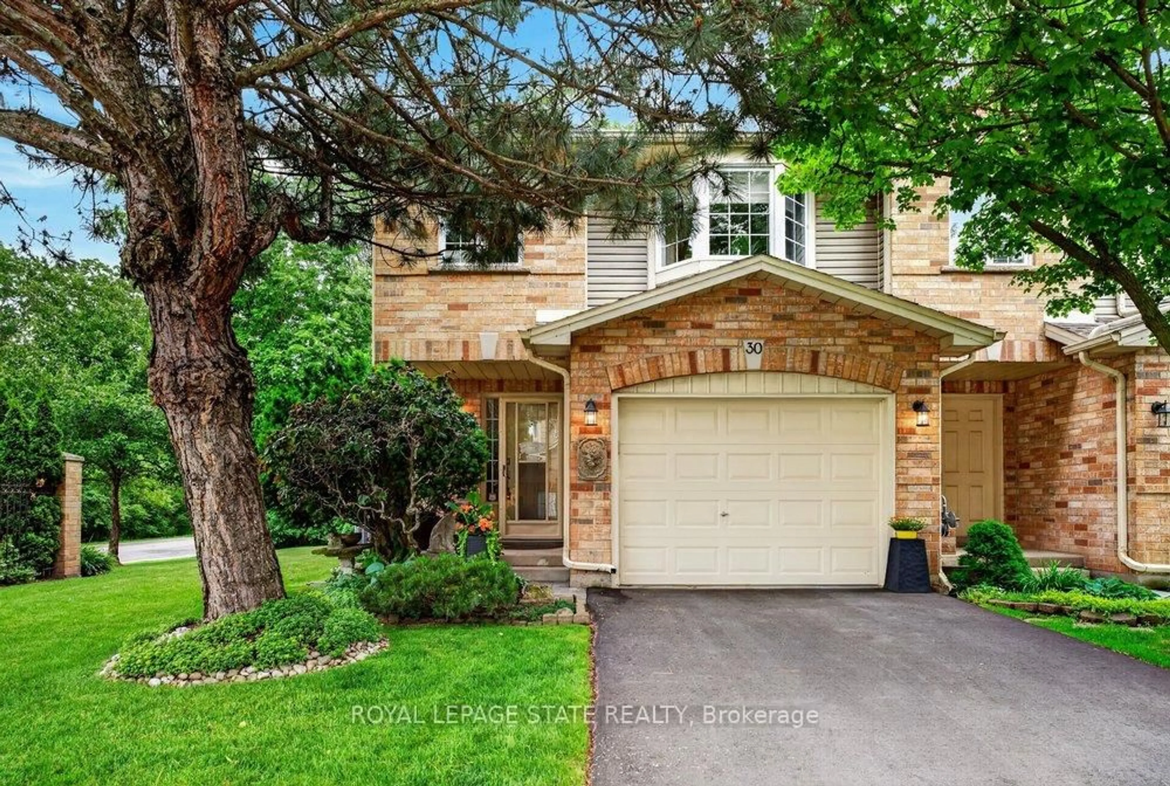 Home with brick exterior material, street for 44 Frances Ave #30, Hamilton Ontario L8E 5V6