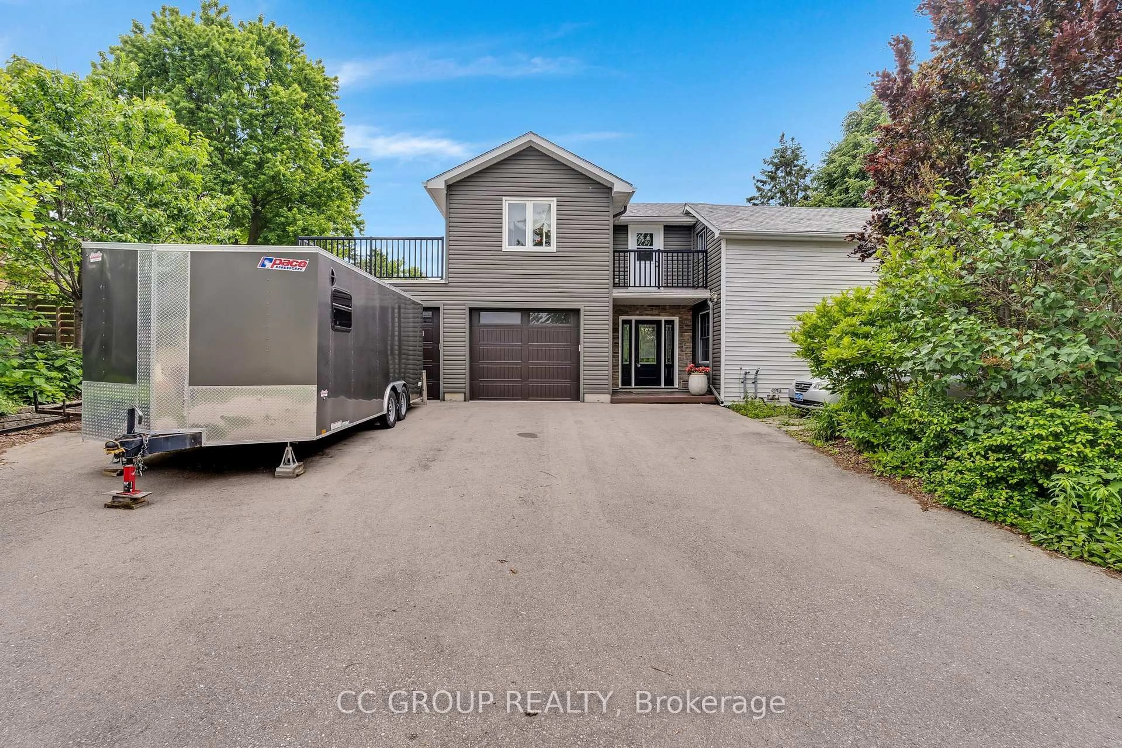 A pic from outside/outdoor area/front of a property/back of a property/a pic from drone, street for 542 Huron St, Wilmot Ontario N3A 1J8