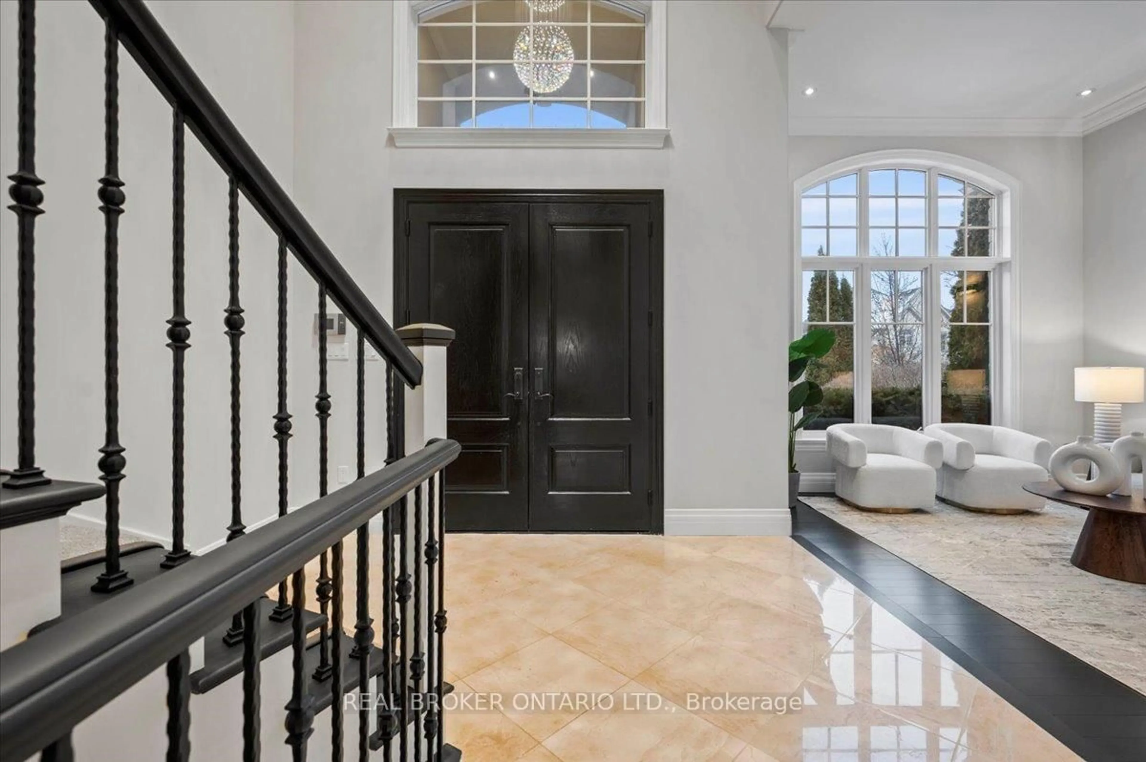 Indoor entryway for 459 Deer Ridge Dr, Kitchener Ontario N2P 0A7