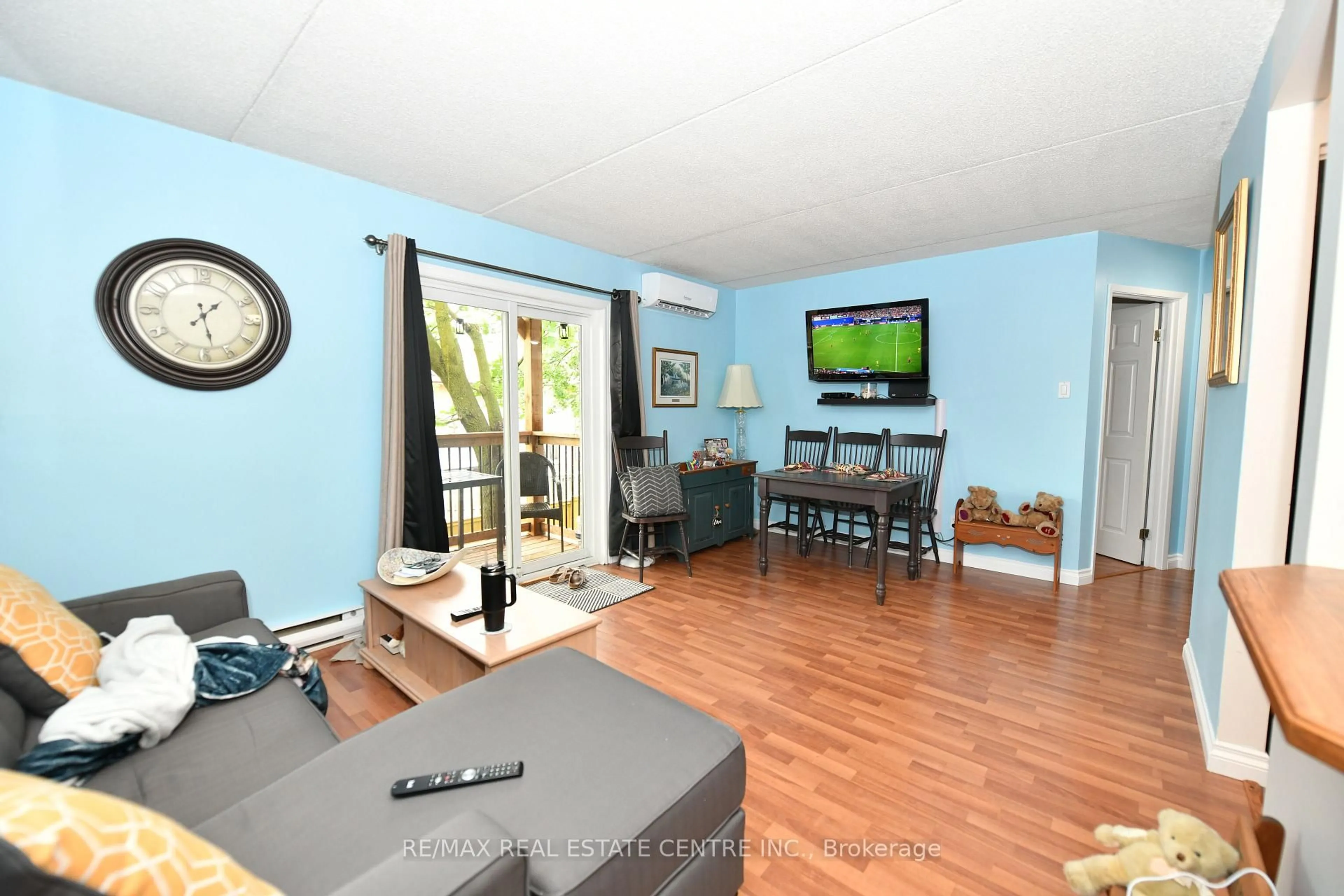 A pic of a room for 266 Overlea Dr #206, Kitchener Ontario N2M 5N2