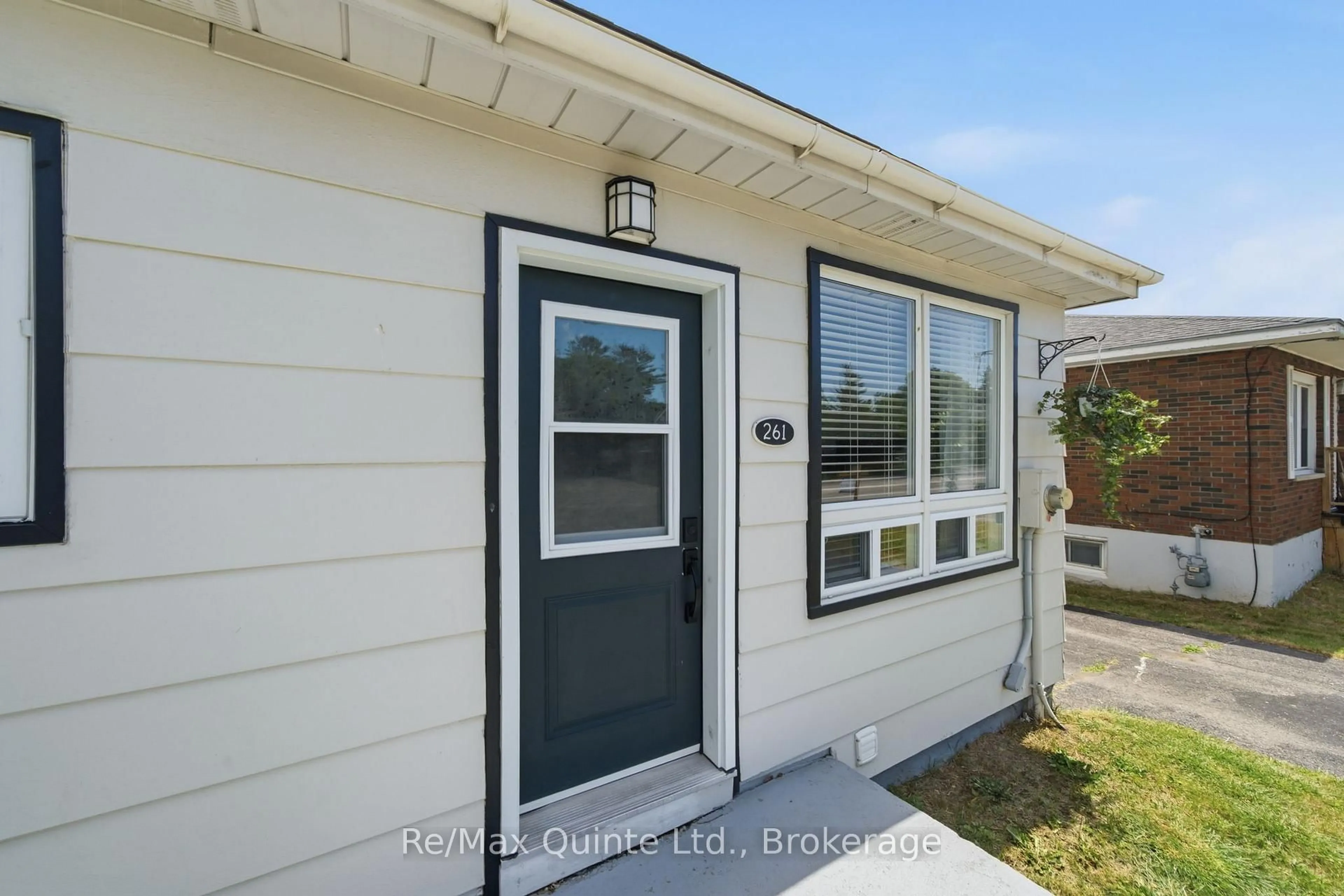 Home with vinyl exterior material, street for 261 Sidney St, Quinte West Ontario K8V 2T5