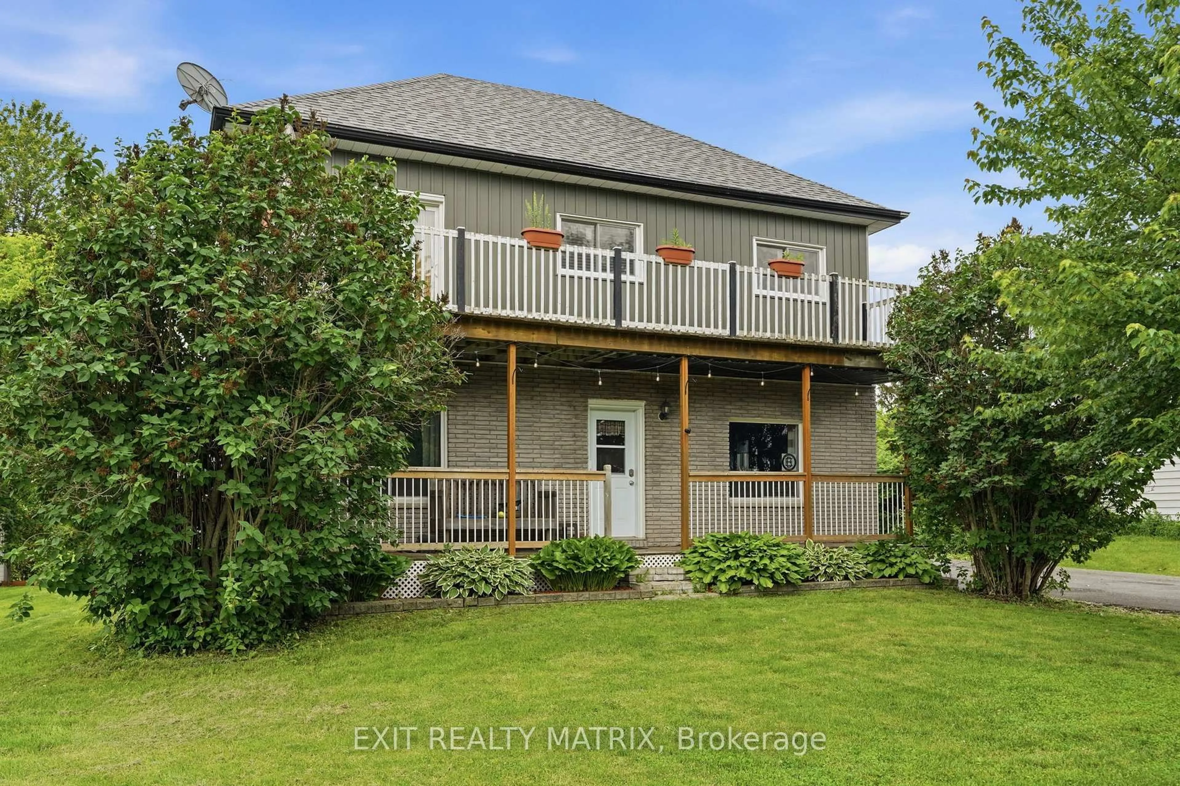 A pic from outside/outdoor area/front of a property/back of a property/a pic from drone, unknown for 1320 St Joseph Rd, Russell Ontario K0A 1W0