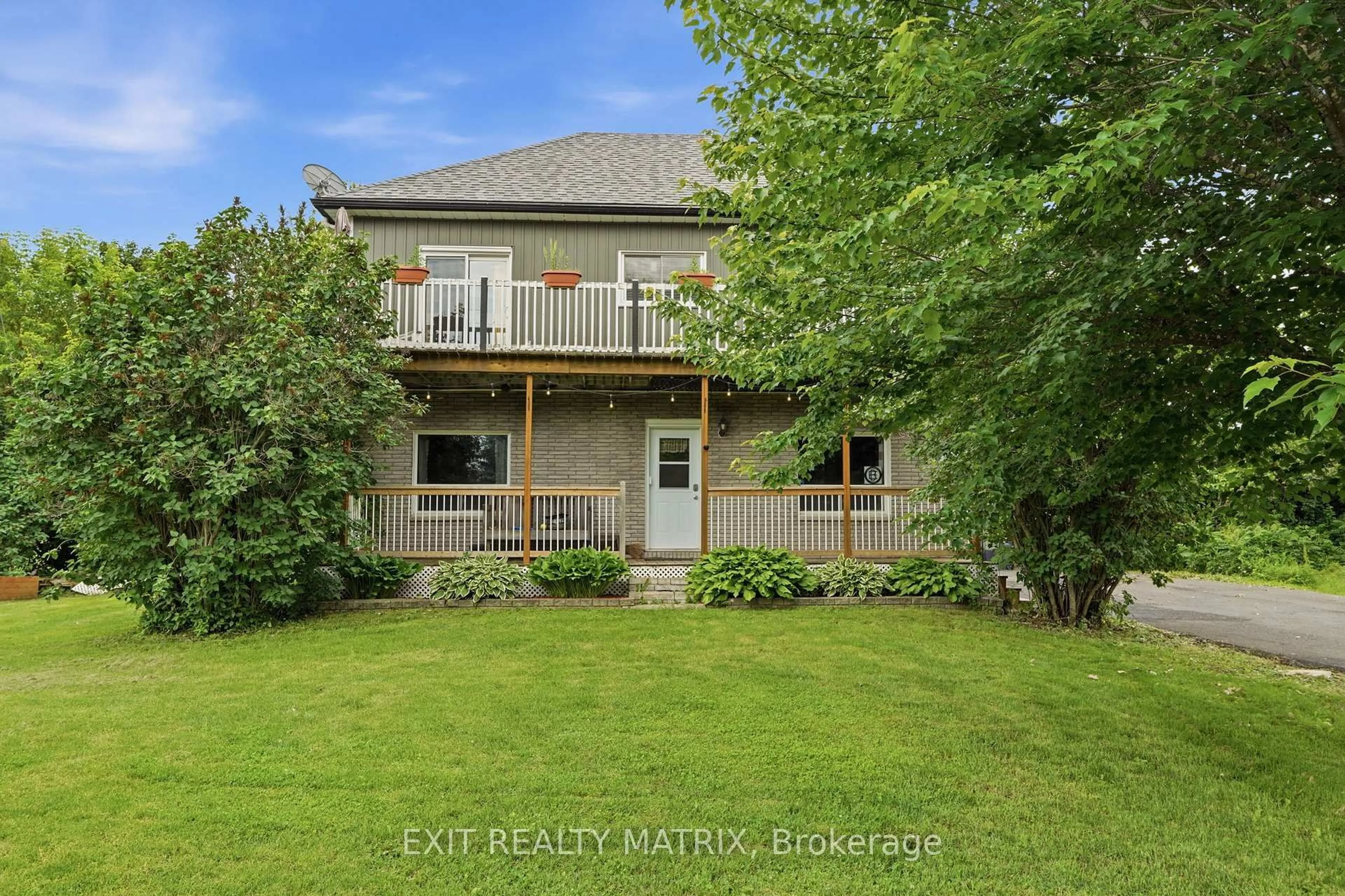 A pic from outside/outdoor area/front of a property/back of a property/a pic from drone, unknown for 1320 St Joseph Rd, Russell Ontario K0A 1W0