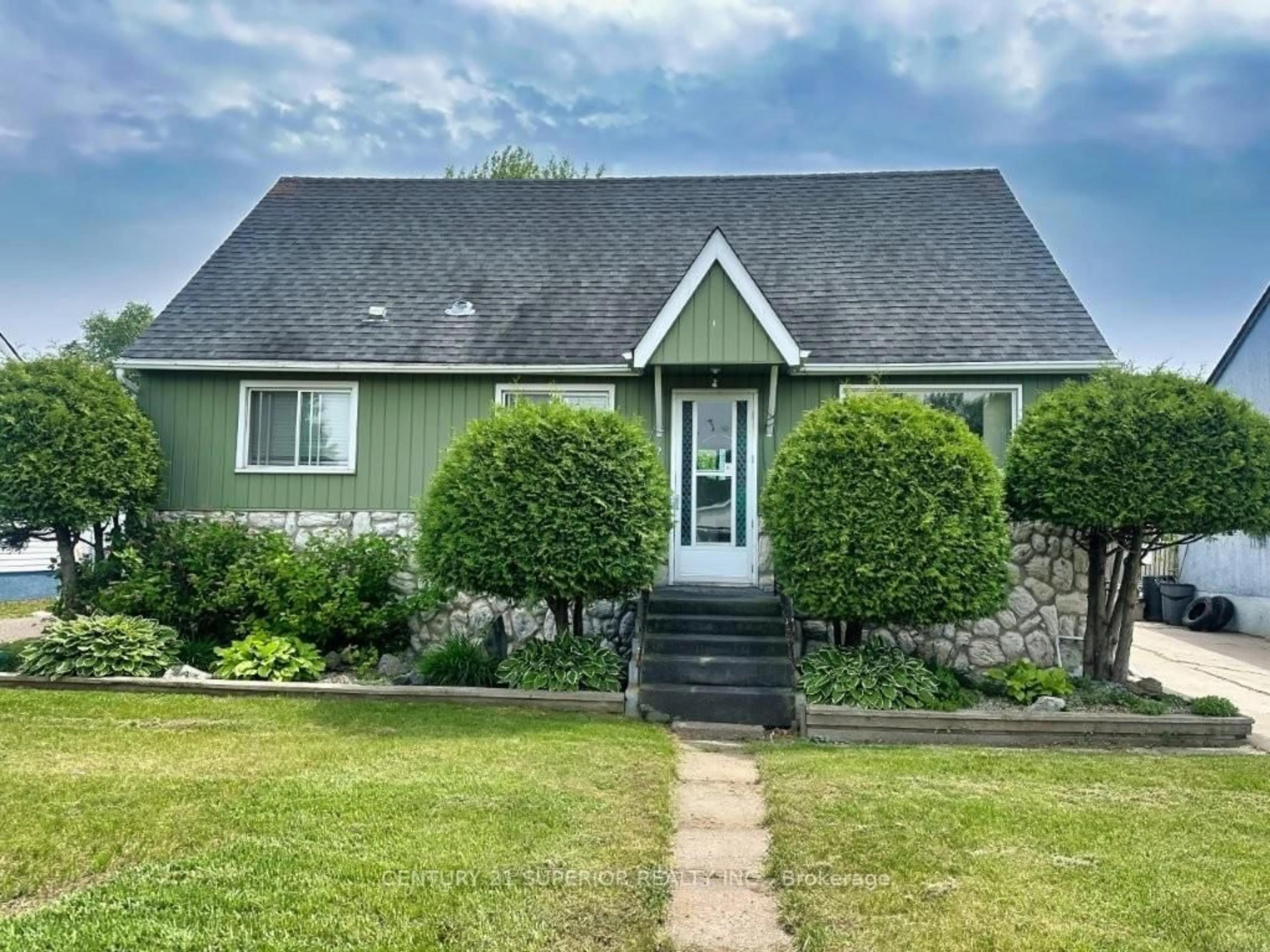 Home with vinyl exterior material, street for 242 Empire Ave, Thunder Bay Ontario P7E 4R5