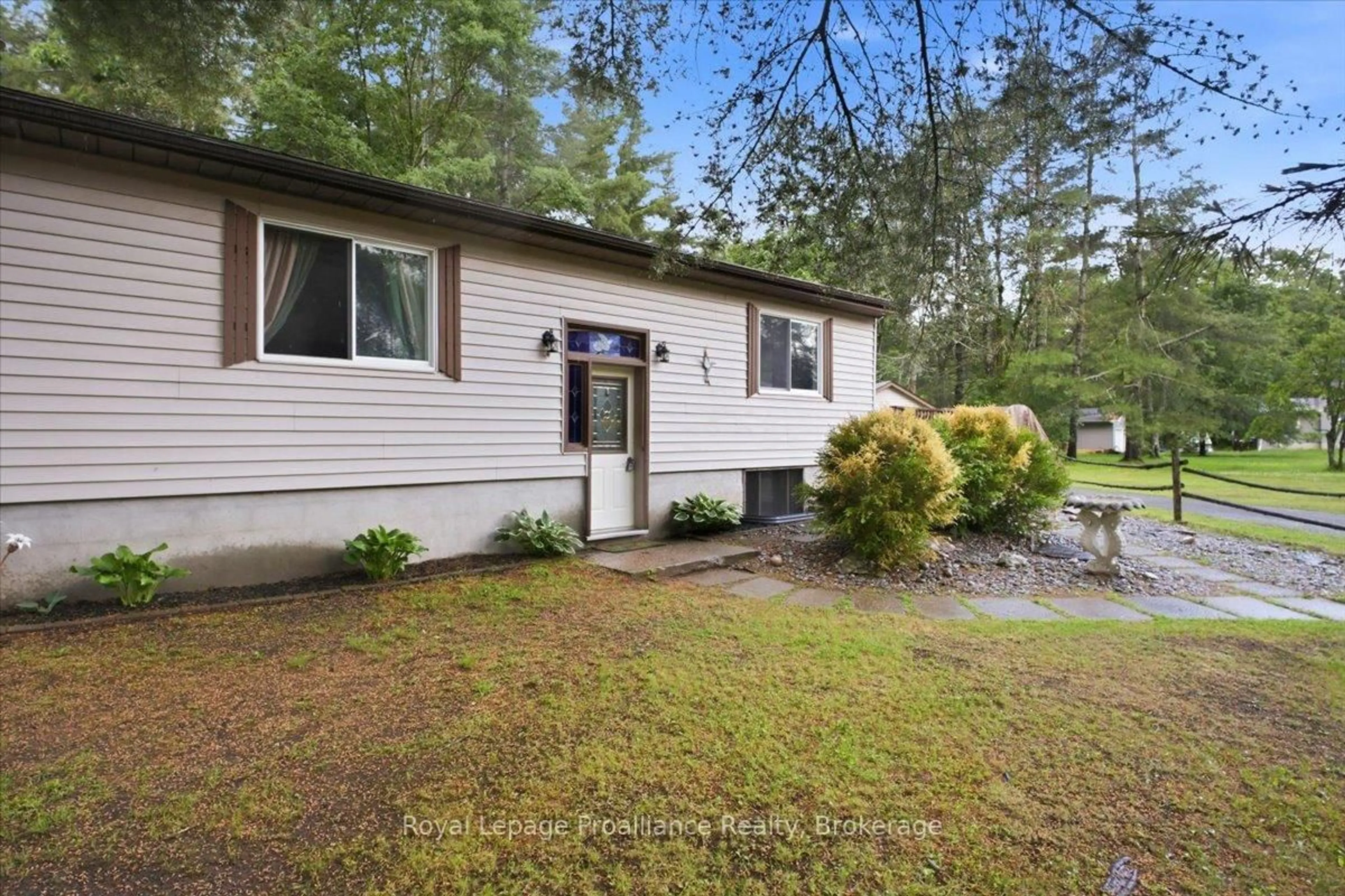 Home with vinyl exterior material, unknown for 1217 Preston Rd, Havelock-Belmont-Methuen Ontario K0L 1Z0