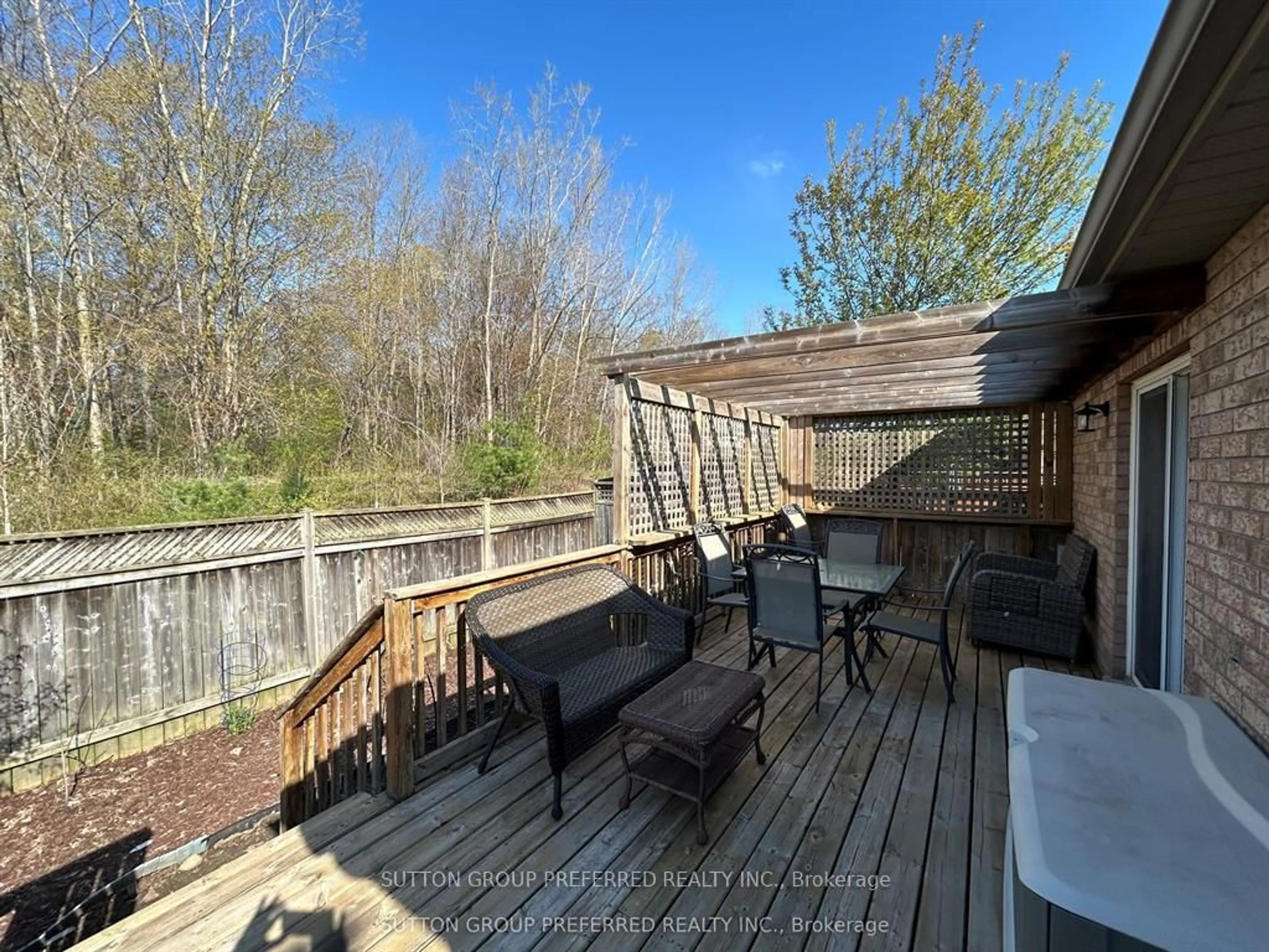 Patio, water/lake/river/ocean view for 284 Exmouth Circ, London East Ontario N5V 5G6