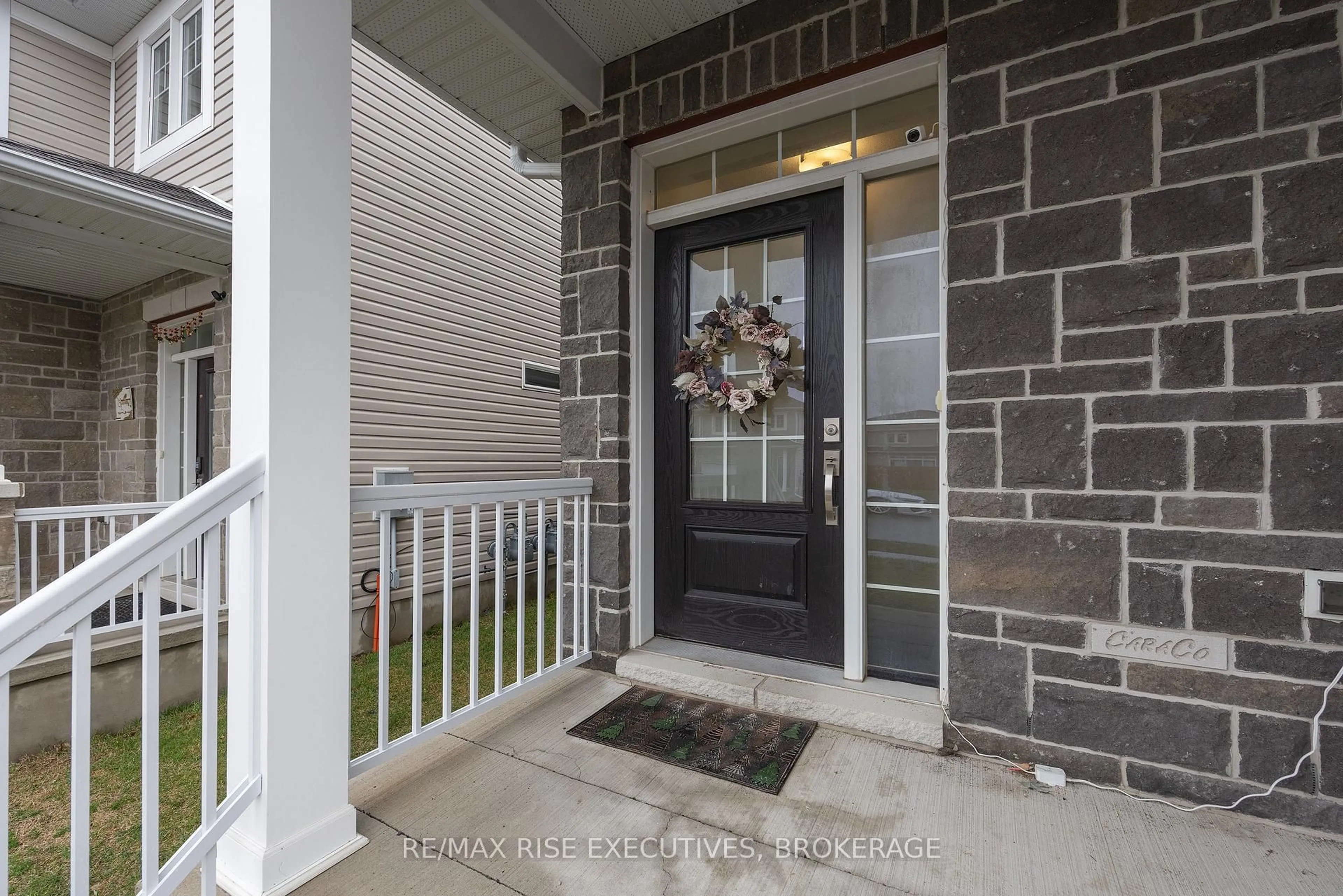 Indoor entryway for 1538 Davenport Cres, Kingston Ontario K7P 0M6