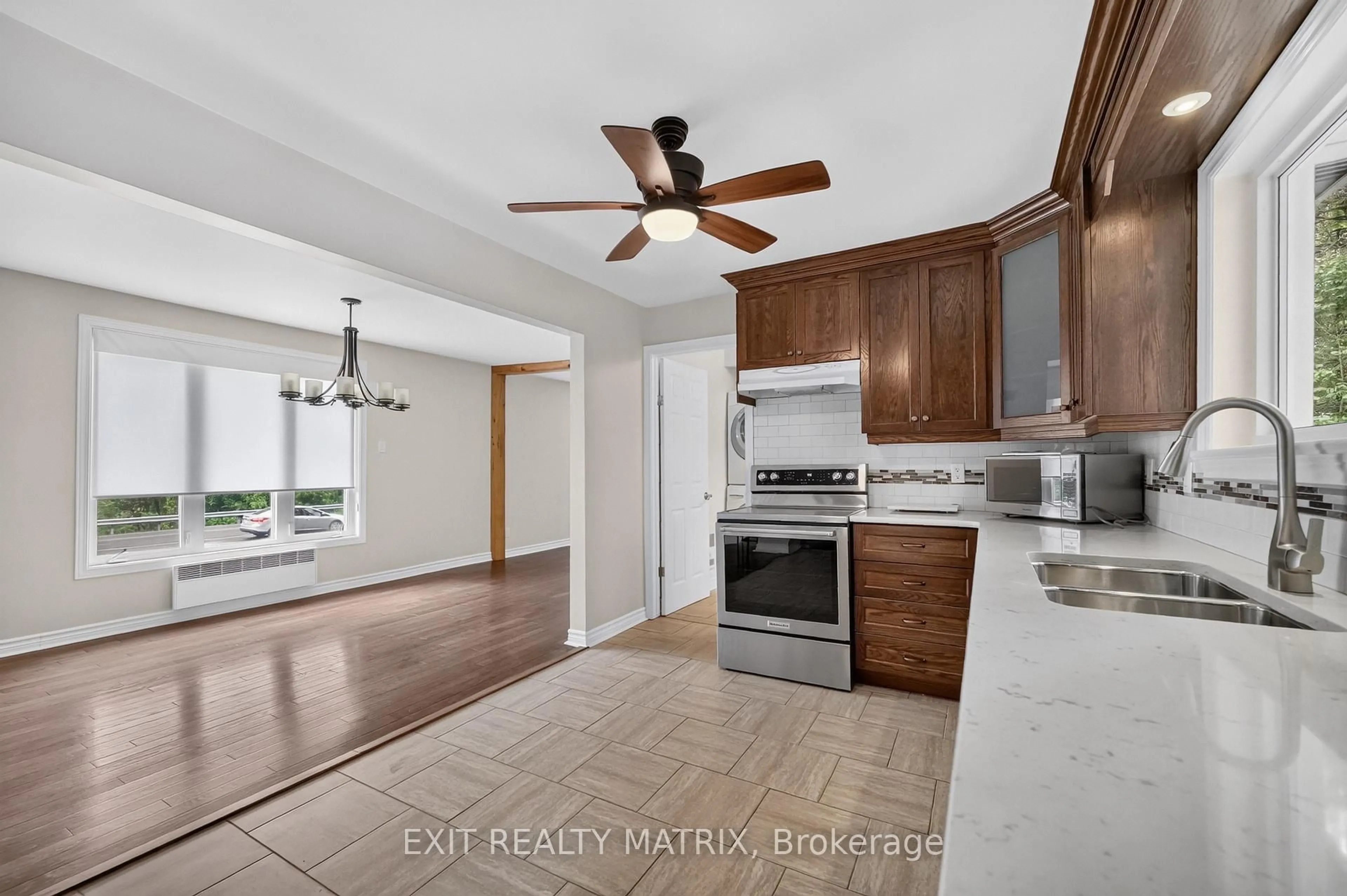 Open concept kitchen, ceramic/tile floor for 383 Castor Rd, Russell Ontario K4R 1E5
