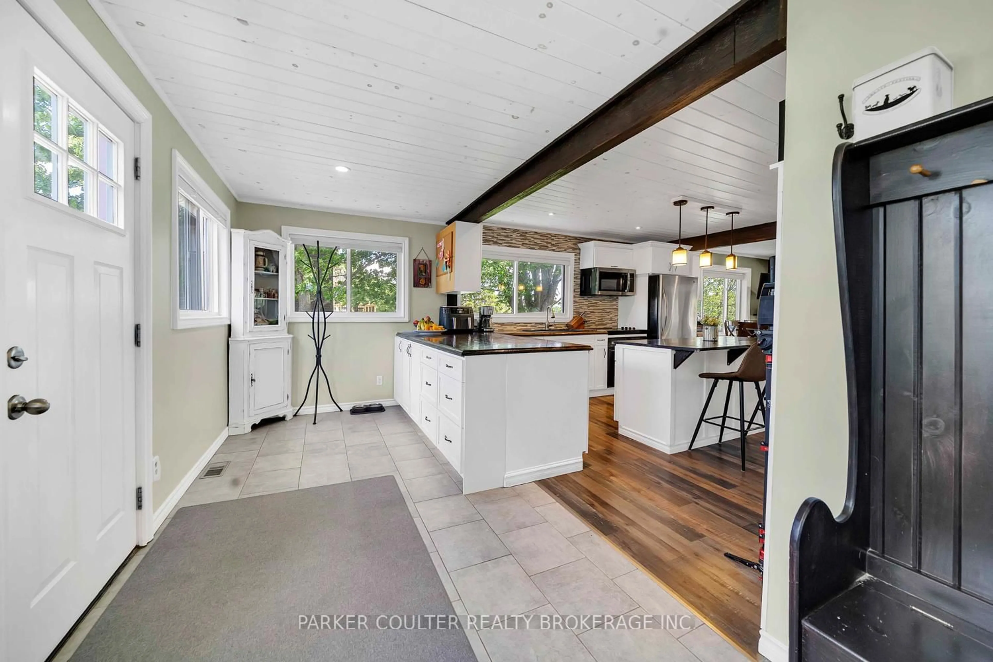 Open concept kitchen, ceramic/tile floor for 702 Highway 124, McKellar Ontario P0G 1C0