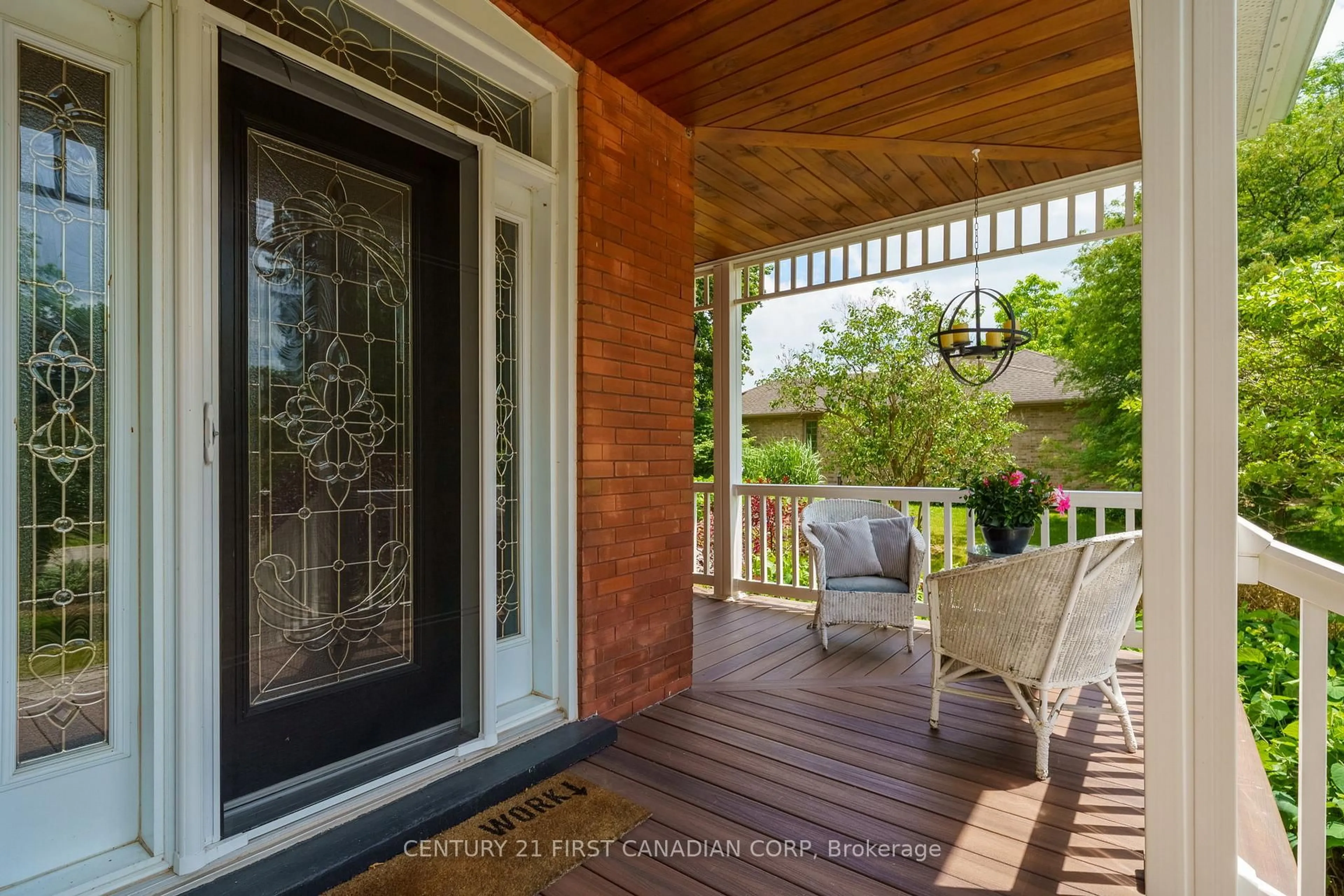 Indoor entryway for 6058 Stone Church Rd, Central Elgin Ontario N0L 2L0
