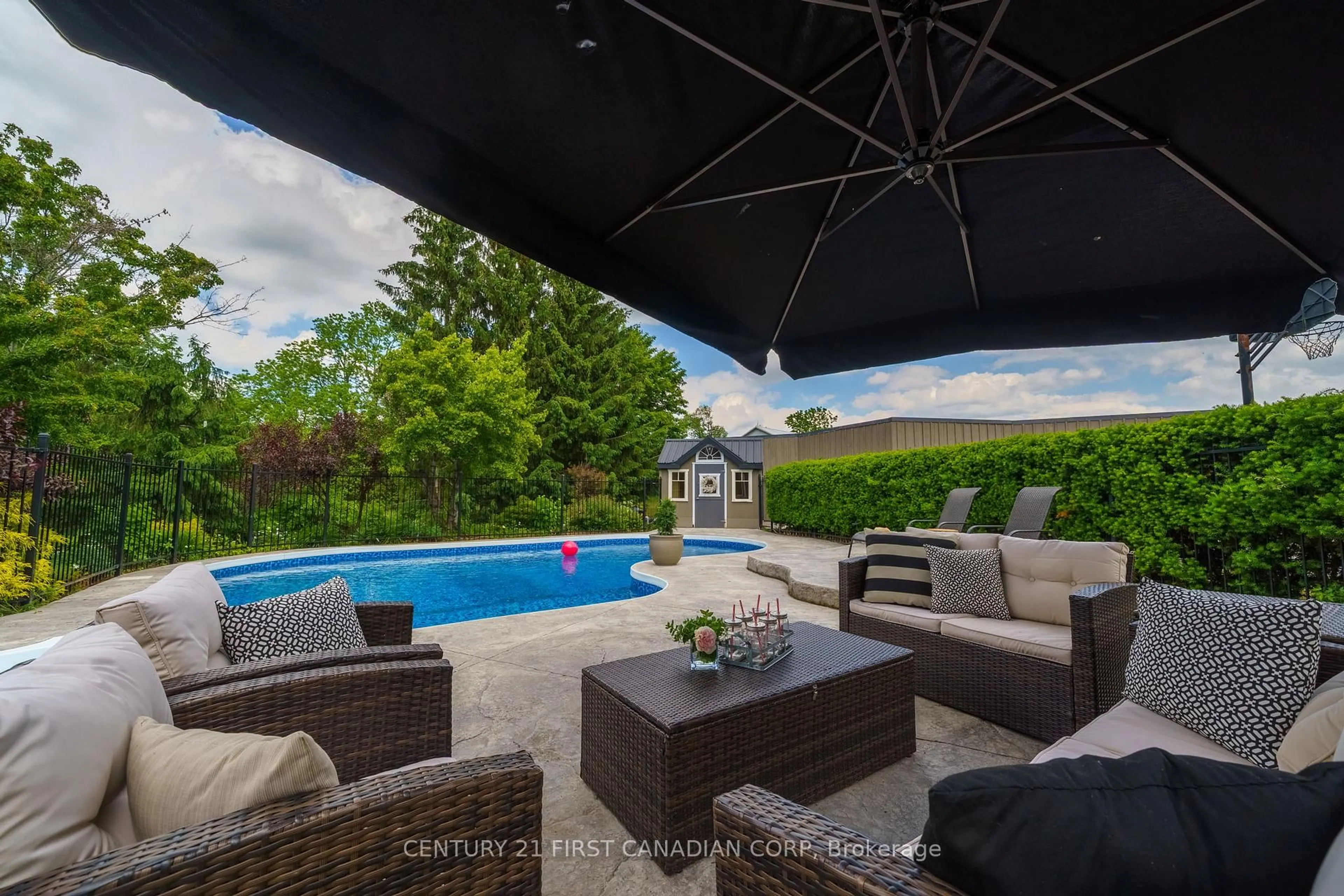 A pic from outside/outdoor area/front of a property/back of a property/a pic from drone, water/lake/river/ocean view for 6058 Stone Church Rd, Central Elgin Ontario N0L 2L0