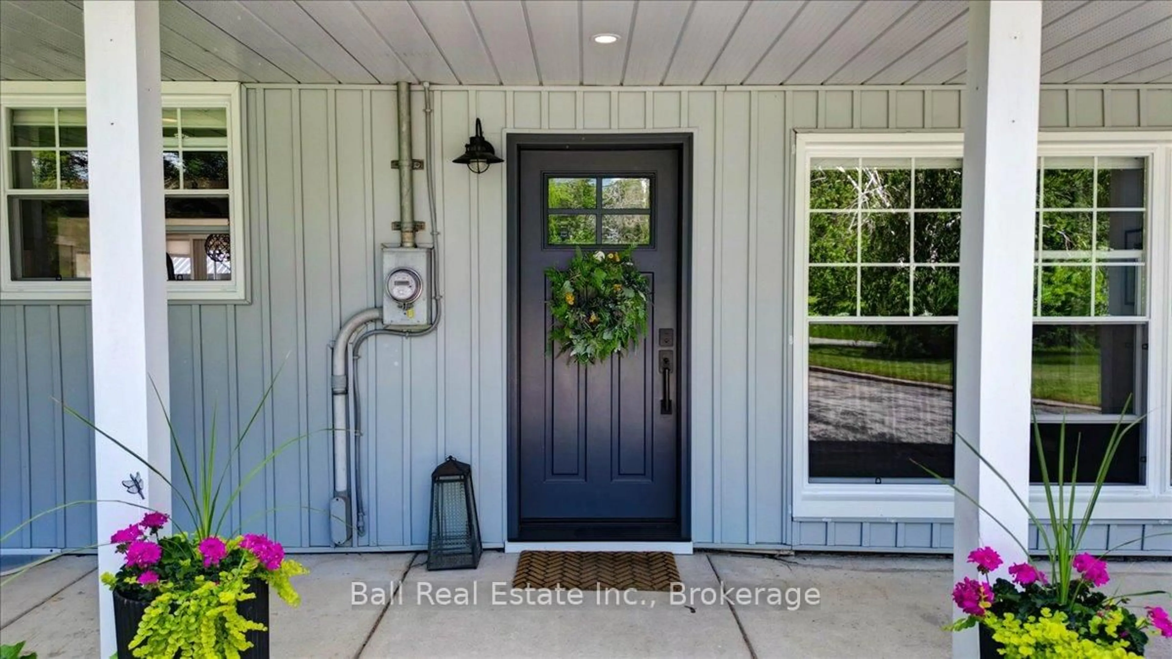 Indoor entryway for 883 Tindle Crt, Selwyn Ontario K9J 0C5