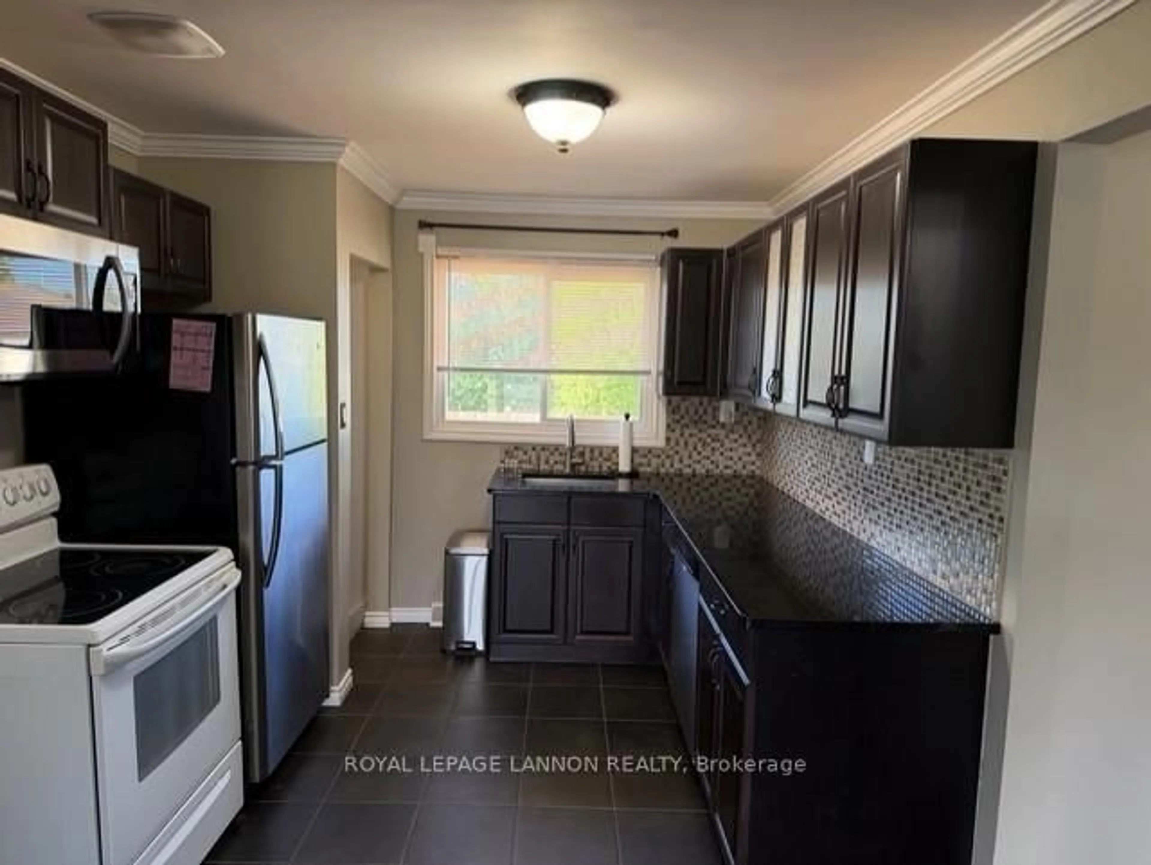 Standard kitchen, unknown for 17 Velva Ave, Thunder Bay Ontario P7A 6N4