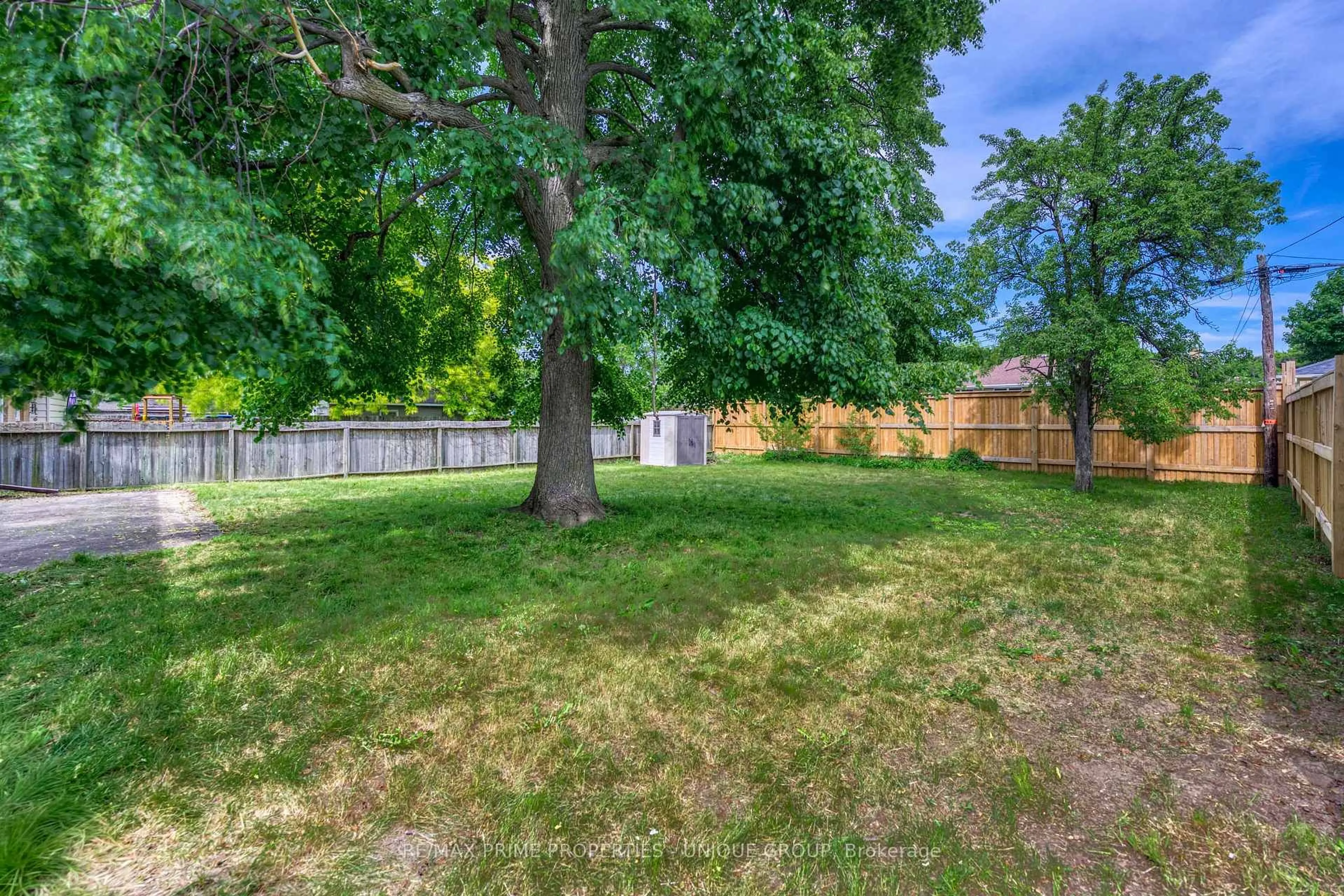 Patio, forest/trees view for 890 Hollands Ave, Sarnia Ontario N7S 3C1
