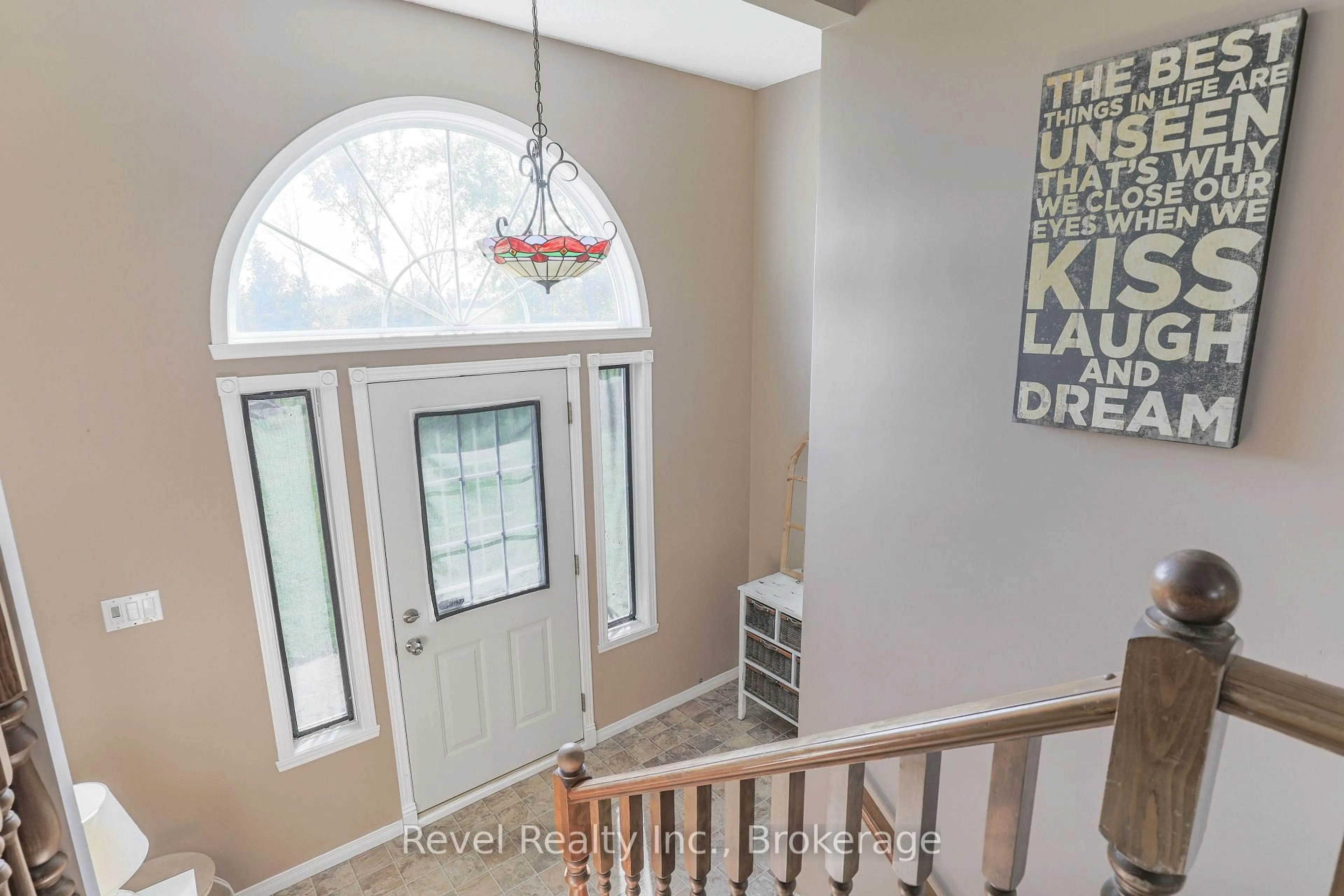 Indoor entryway for 477 Four Points Rd, Kawartha Lakes Ontario K0M 1L0