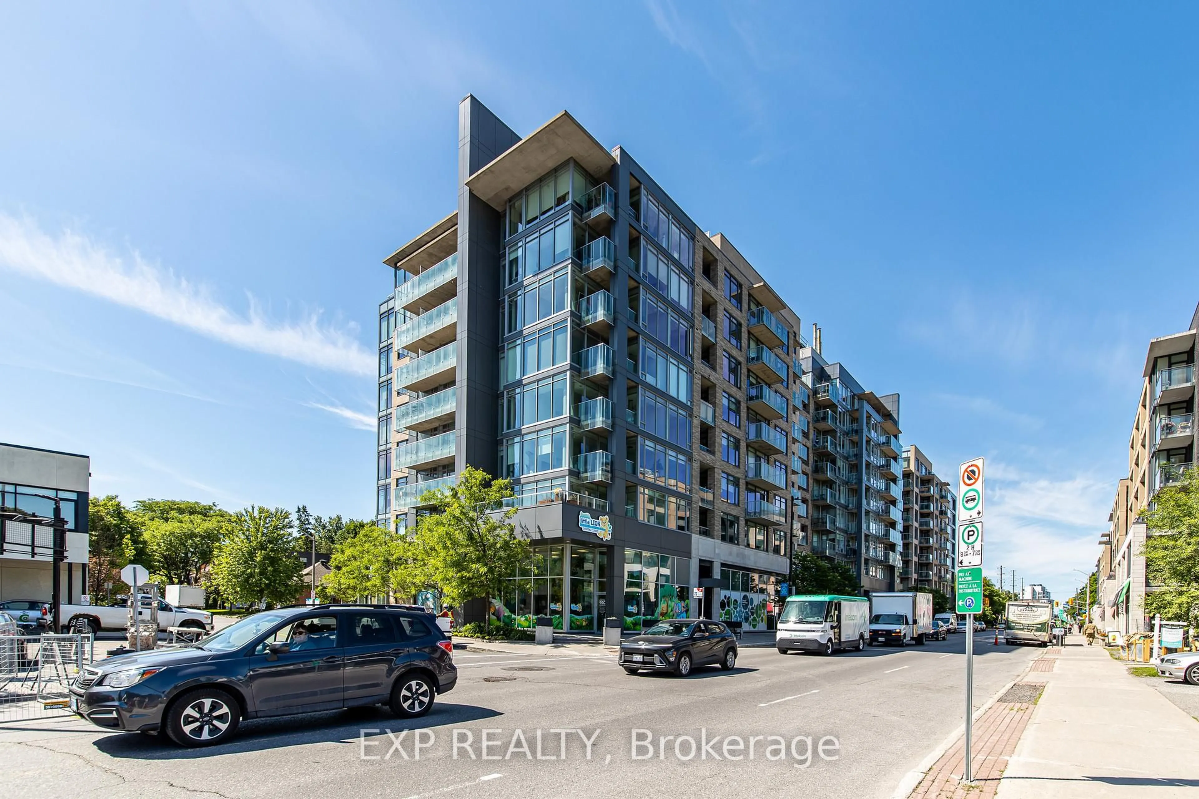 A pic from outside/outdoor area/front of a property/back of a property/a pic from drone, street for 88 RICHMOND Rd #209, Ottawa Ontario K1Z 0B1