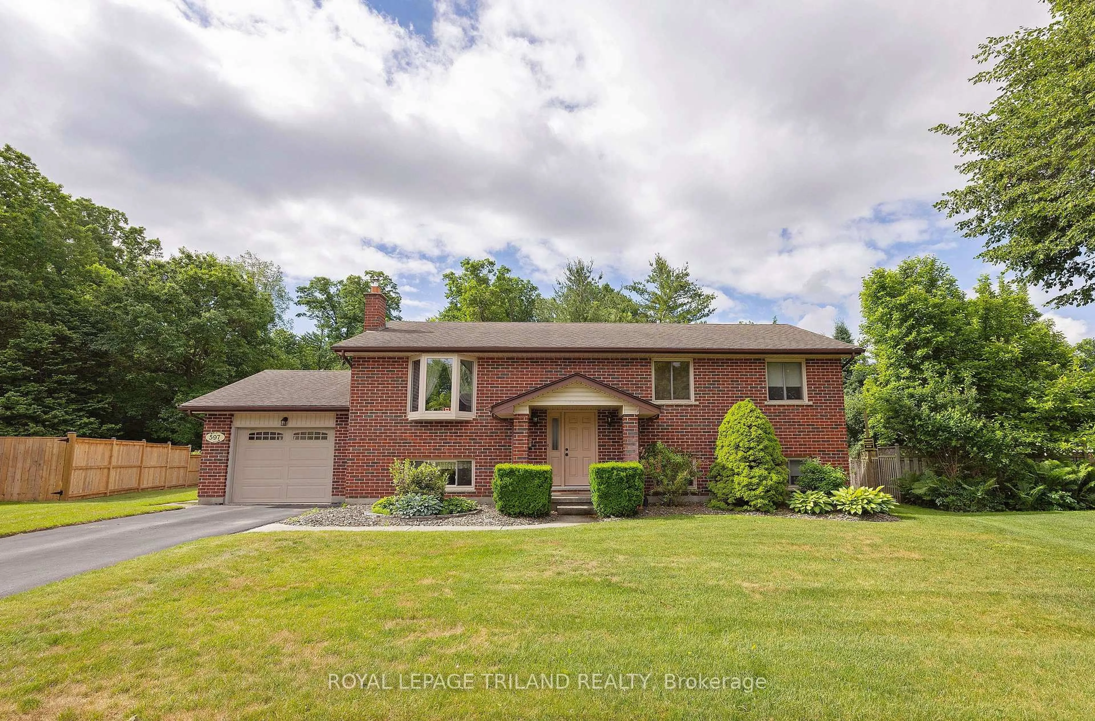 Home with brick exterior material, street for 597 SEBURN Dr, Strathroy-Caradoc Ontario N0L 1W0