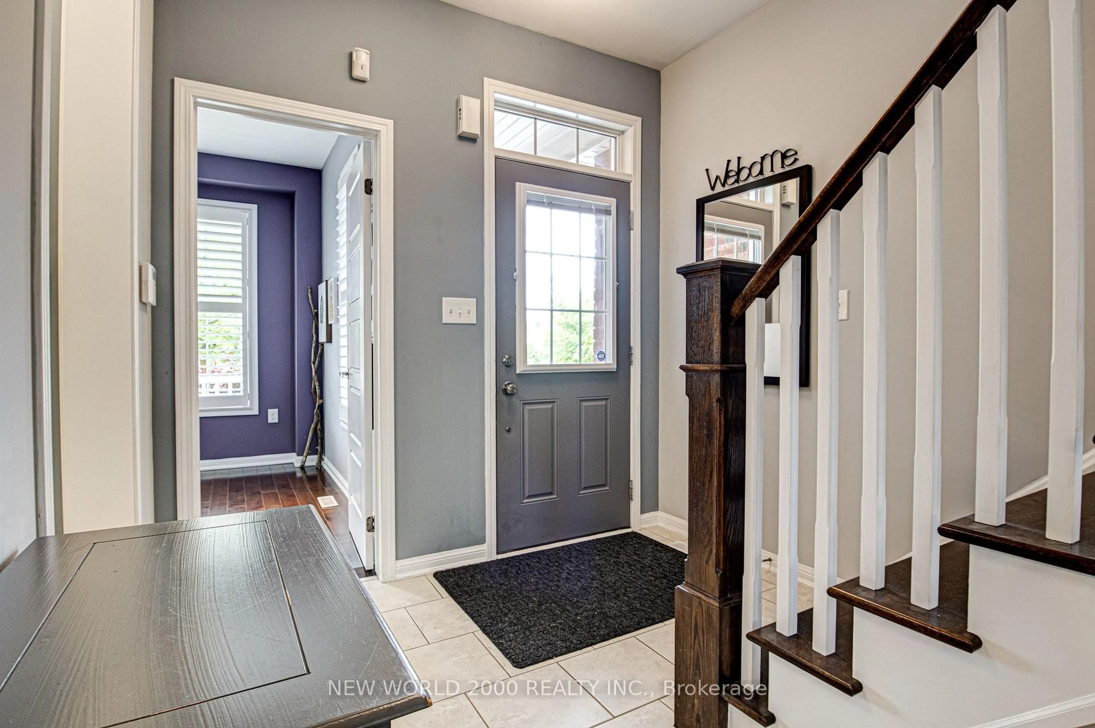 Indoor entryway for 131 Chase Cres, Cambridge Ontario N3C 0C6