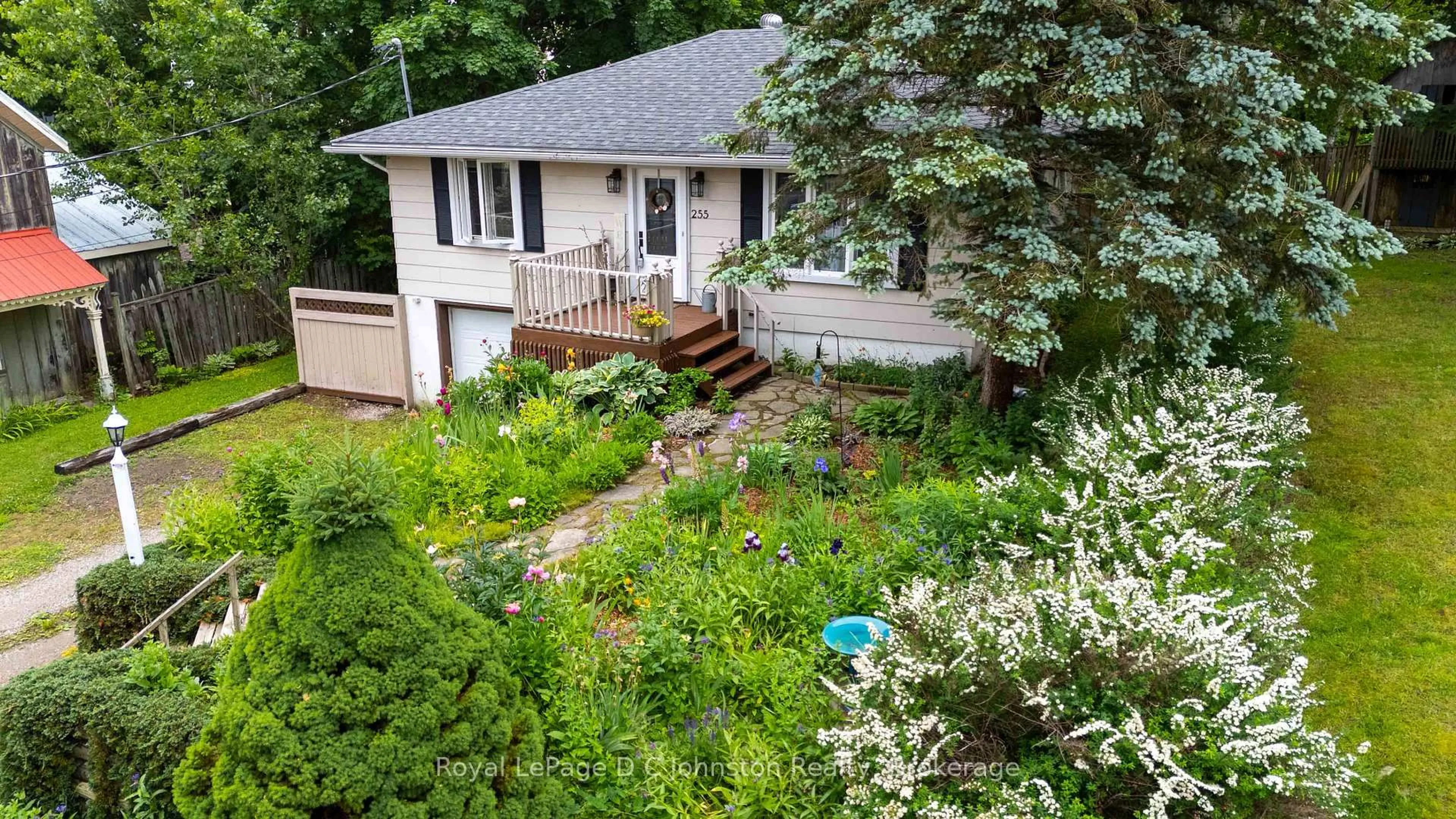 A pic from outside/outdoor area/front of a property/back of a property/a pic from drone, unknown for 255 Rowe St, Arran-Elderslie Ontario N0G 2N0