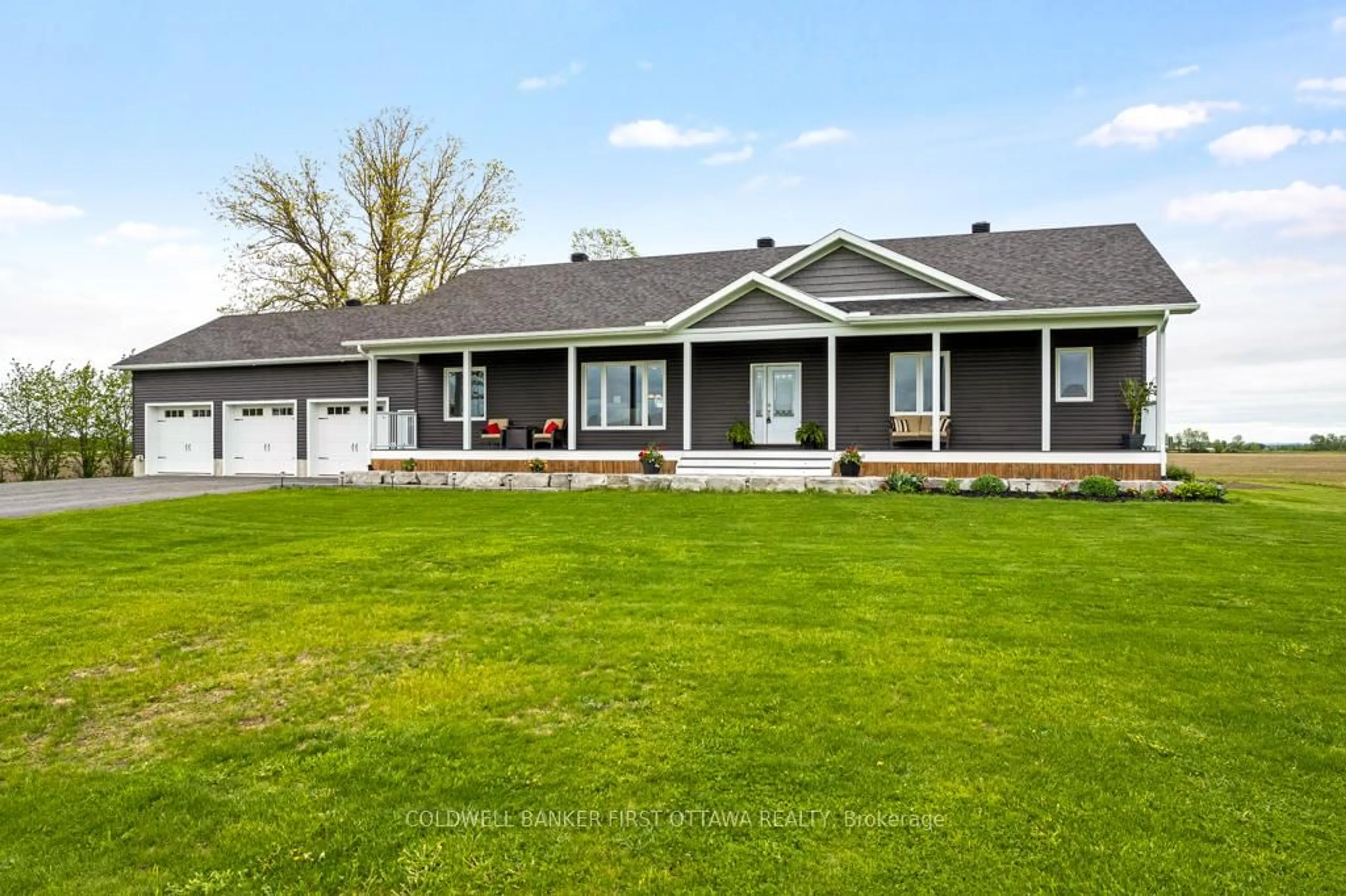 Home with vinyl exterior material, street for 800 Waba Rd, Pakenham Ontario K0A 2X0