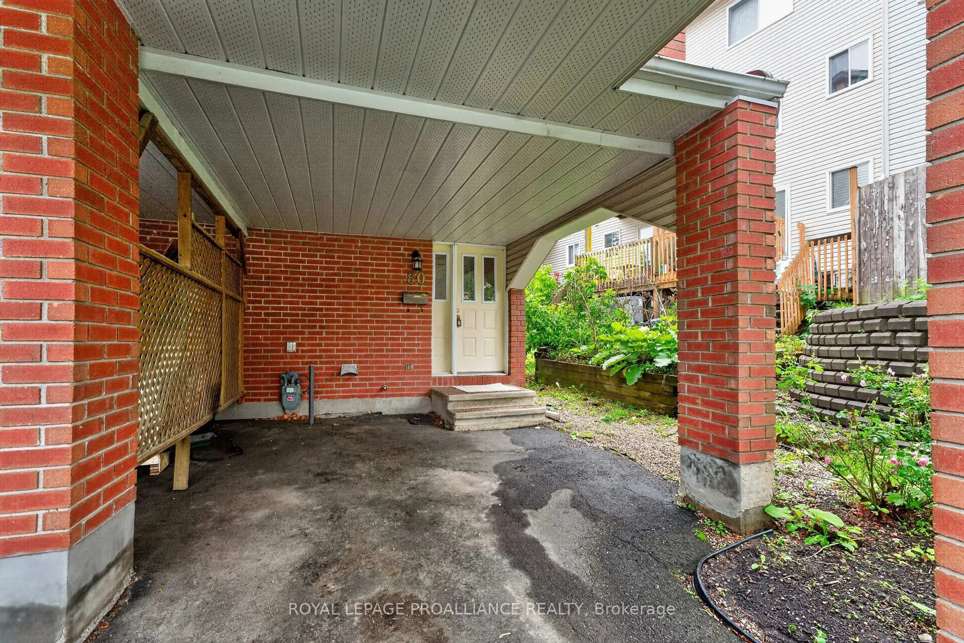 Unknown for 80 Rothbury Cres, Ottawa Ontario K1K 4N7