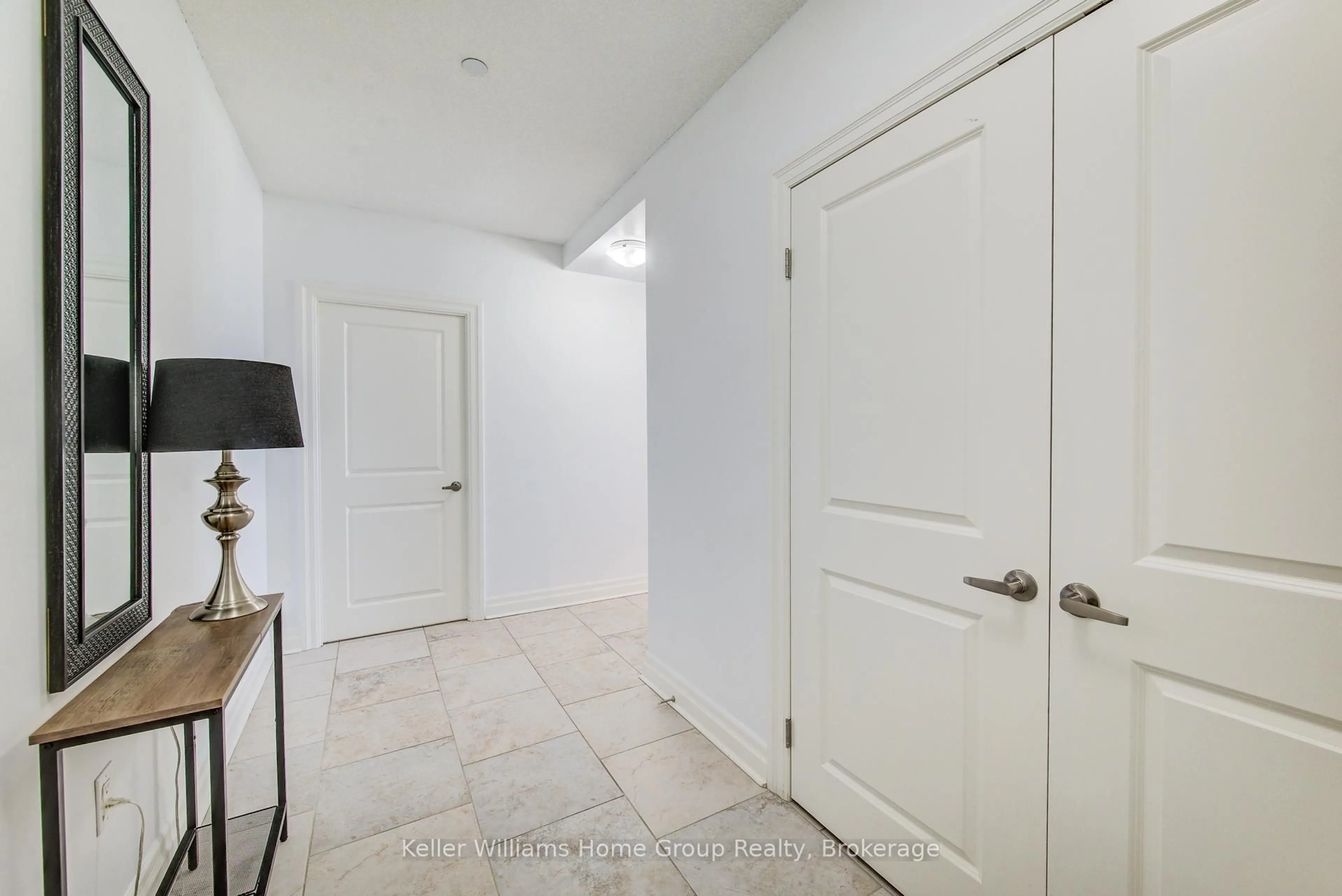 Indoor entryway for 150 Wellington St #901, Guelph Ontario N1R 3H2