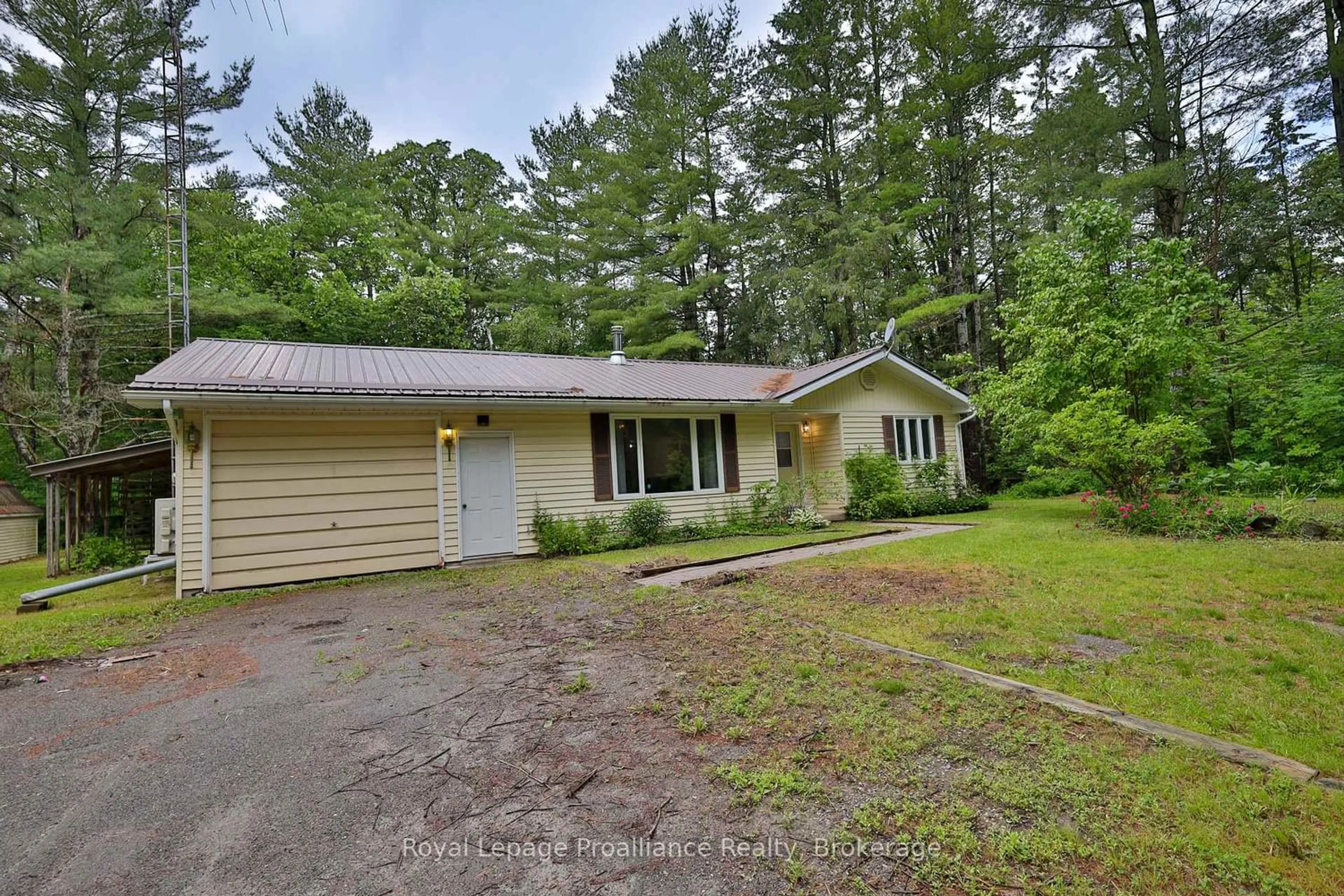 A pic from outside/outdoor area/front of a property/back of a property/a pic from drone, unknown for 5001 Stirling-Marmora Rd, Stirling-Rawdon Ontario K0K 3C0