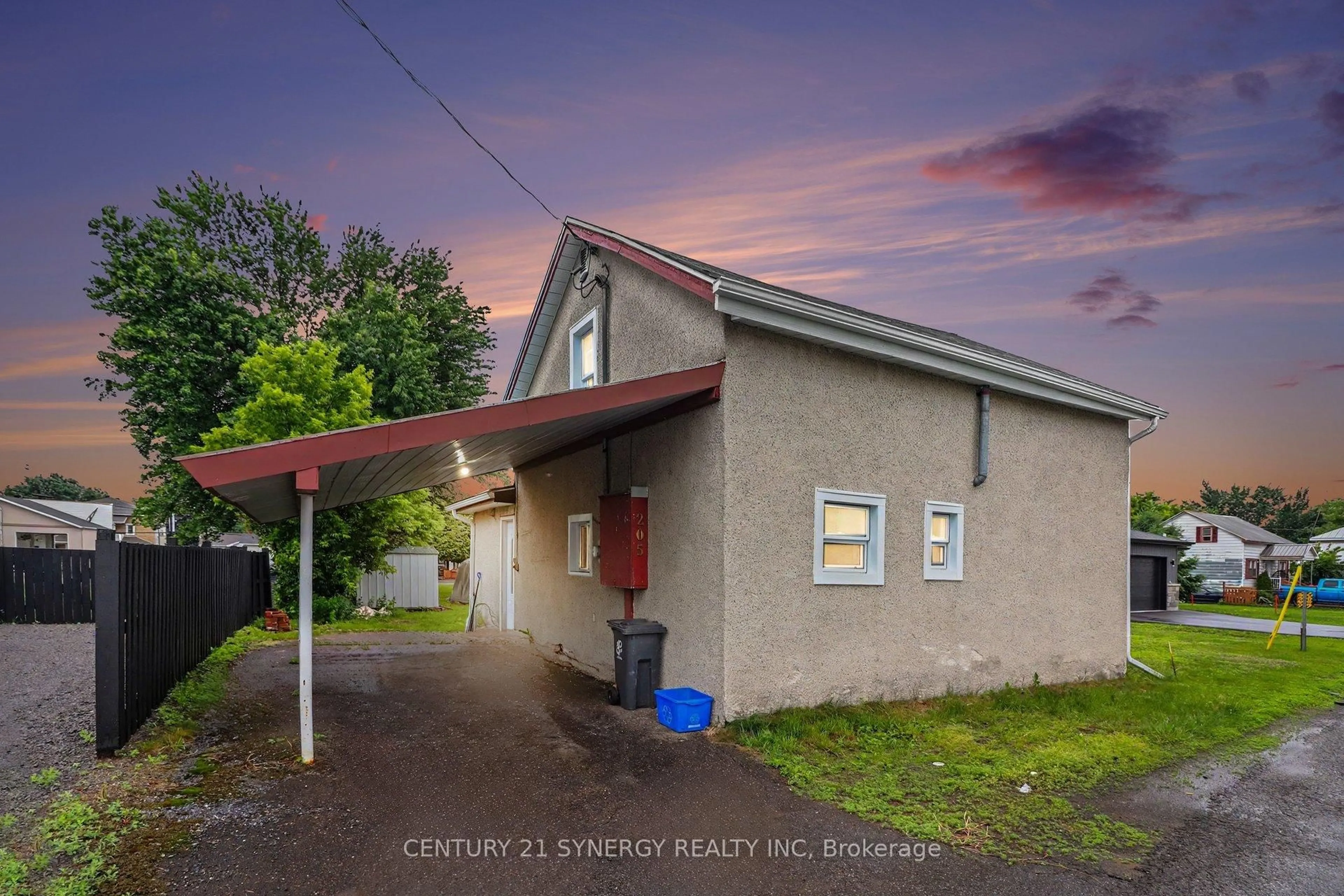 A pic from outside/outdoor area/front of a property/back of a property/a pic from drone, building for 205 St Joseph St, Alfred and Plantagenet Ontario K0B 1A0