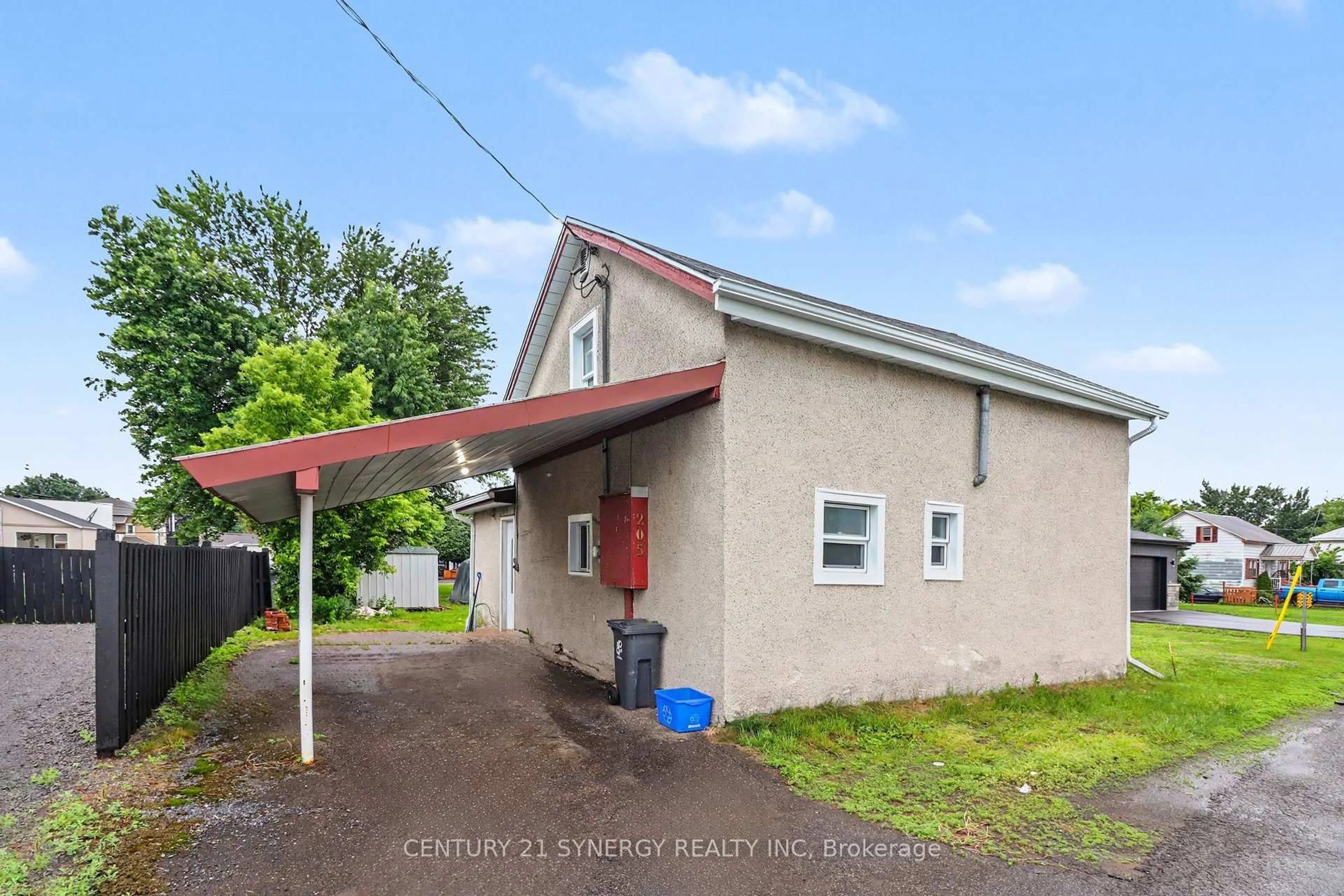 A pic from outside/outdoor area/front of a property/back of a property/a pic from drone, building for 205 St Joseph St, Alfred and Plantagenet Ontario K0B 1A0