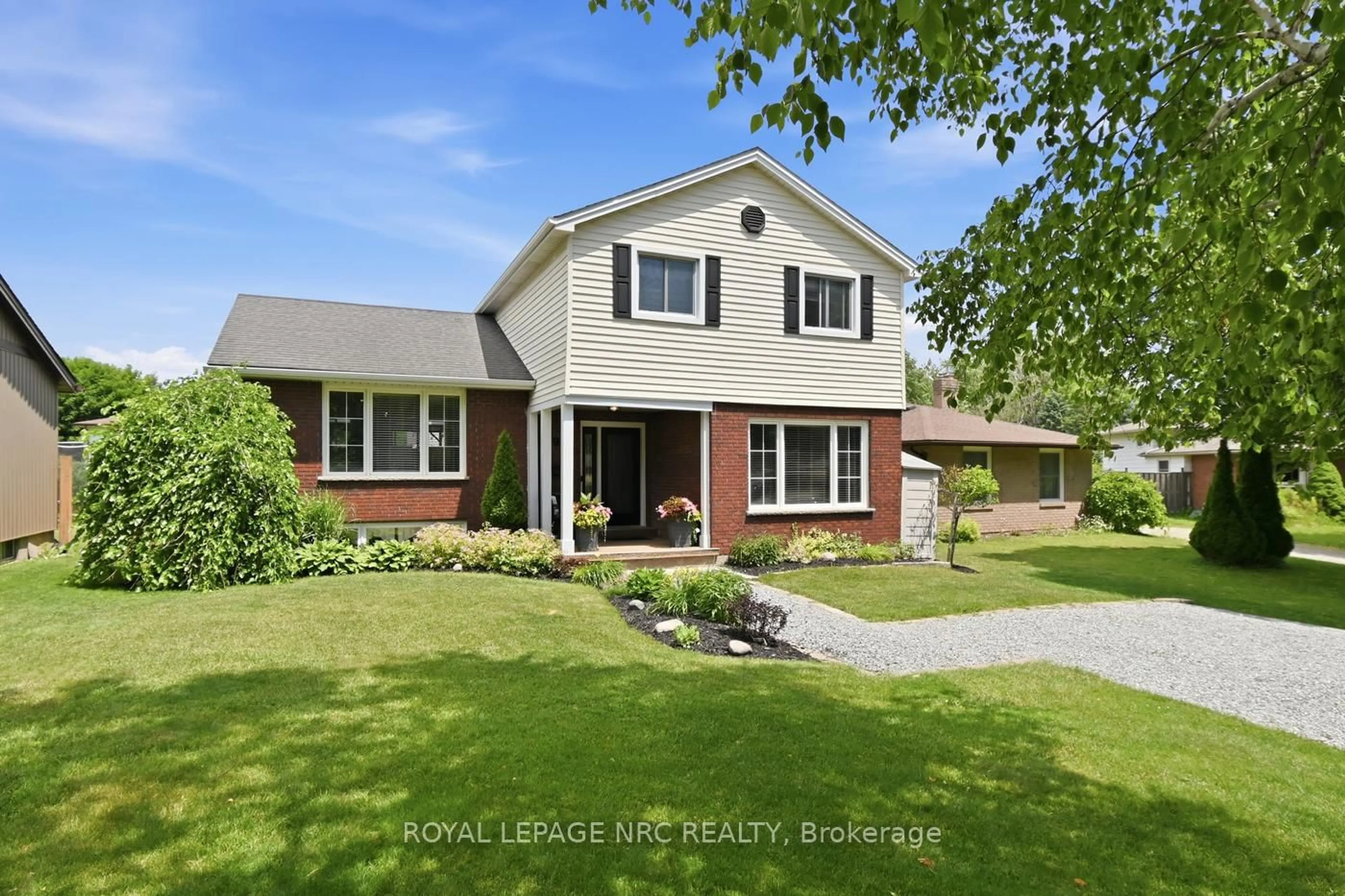 Home with brick exterior material, street for 7963 Regent Crt, Niagara Falls Ontario L2H 2S9