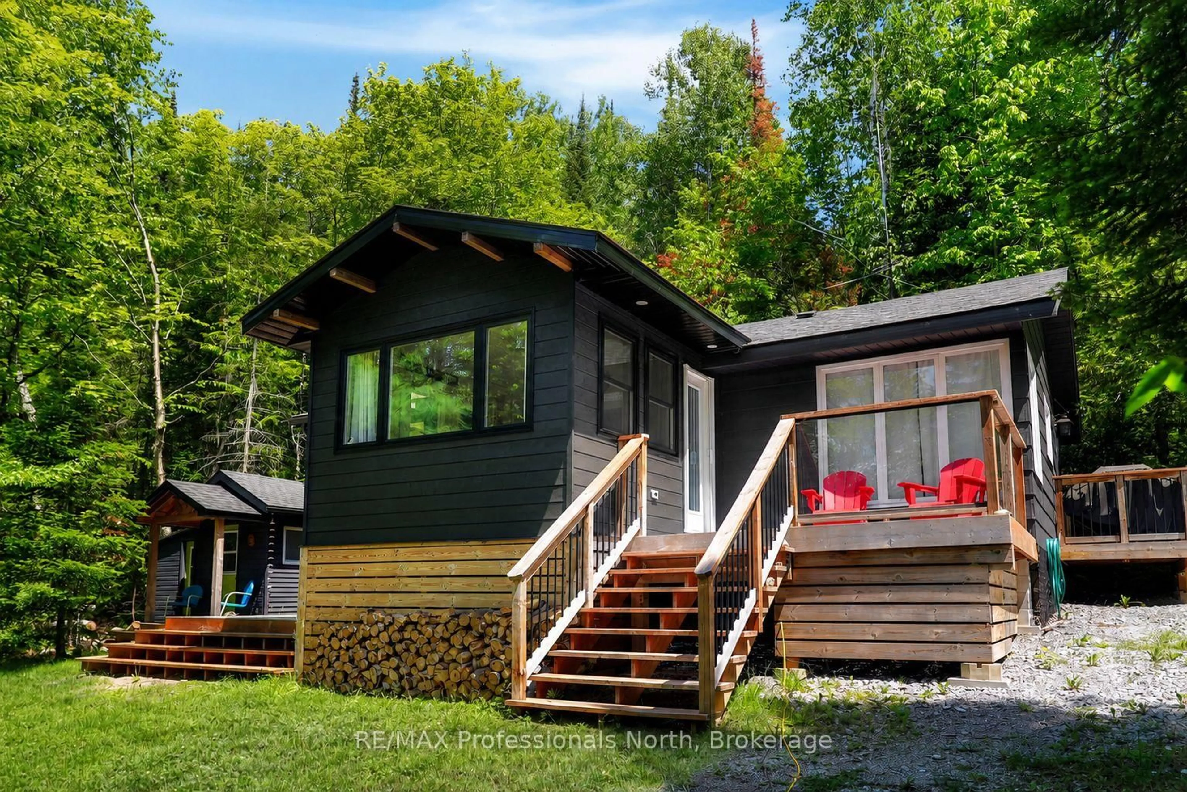 Home with vinyl exterior material, unknown for 1368 Grosbeak Dr, Dysart et al Ontario K0L 1M1