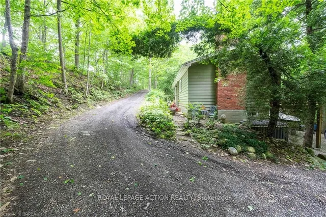 551 East River Rd, Brant 4