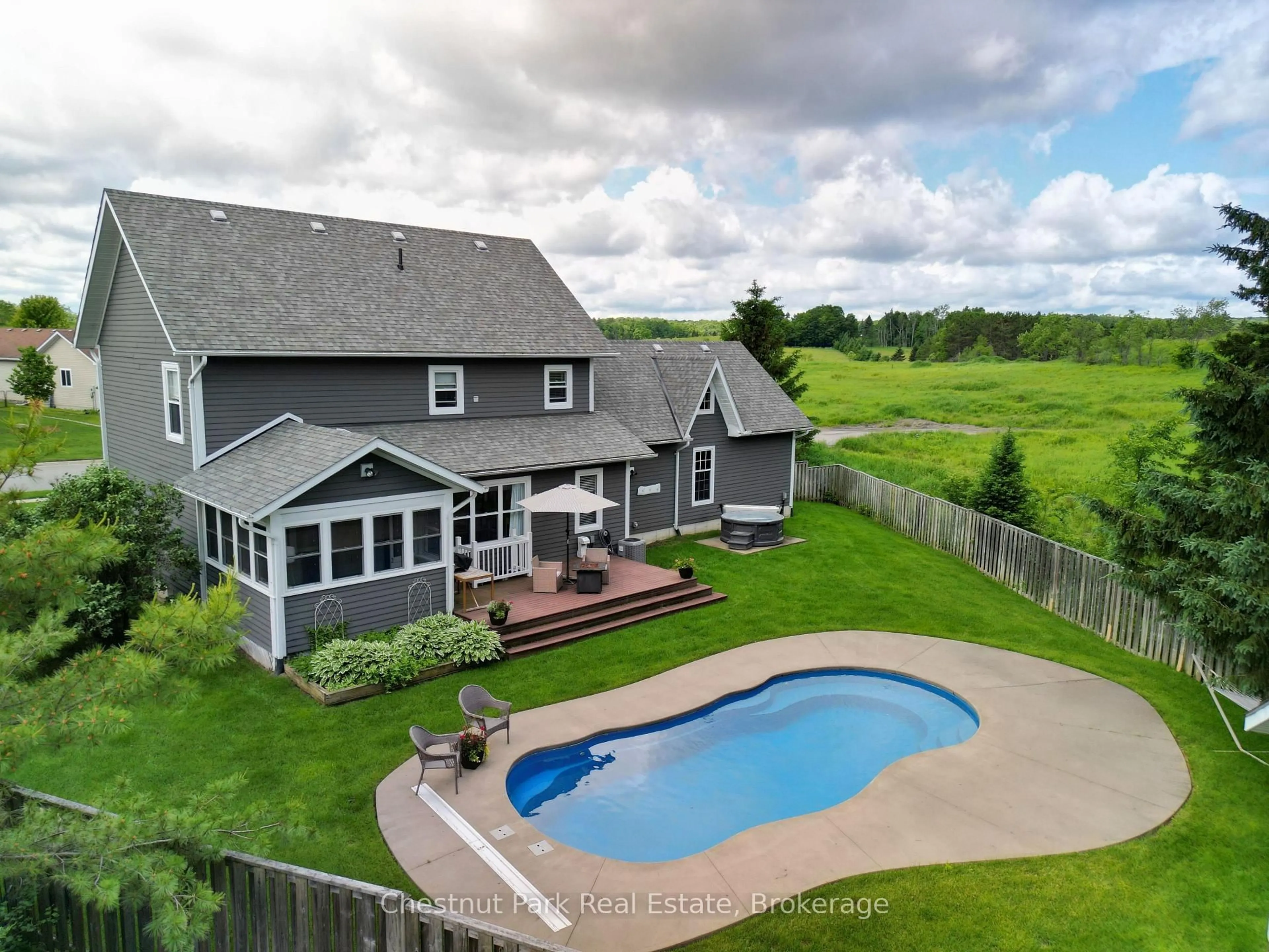 A pic from outside/outdoor area/front of a property/back of a property/a pic from drone, water/lake/river/ocean view for 208 Covered Bridge Tr, Bracebridge Ontario P1L 1Y3