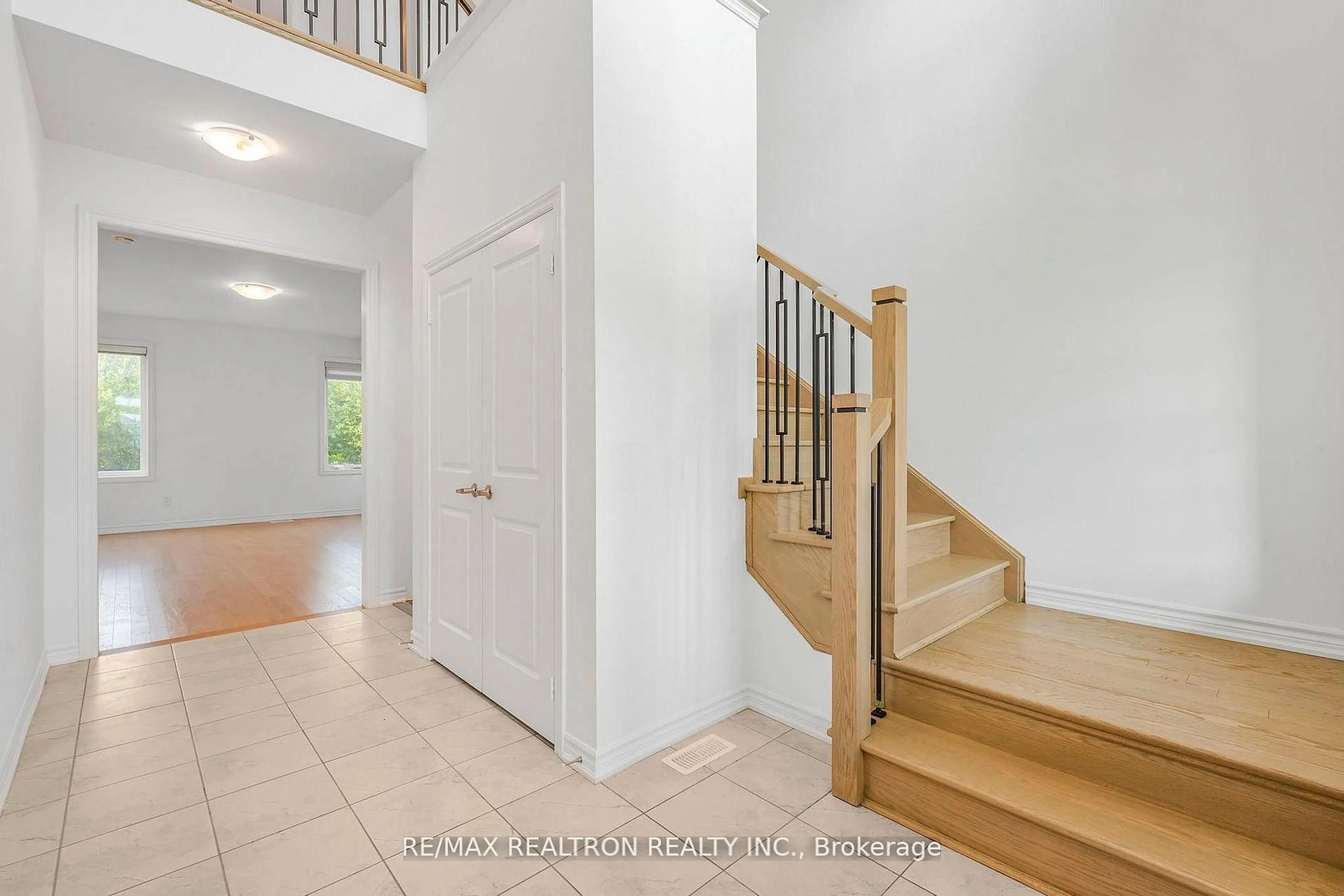 Unknown for 17 Corbett St, Southgate Ontario N0C 1B0