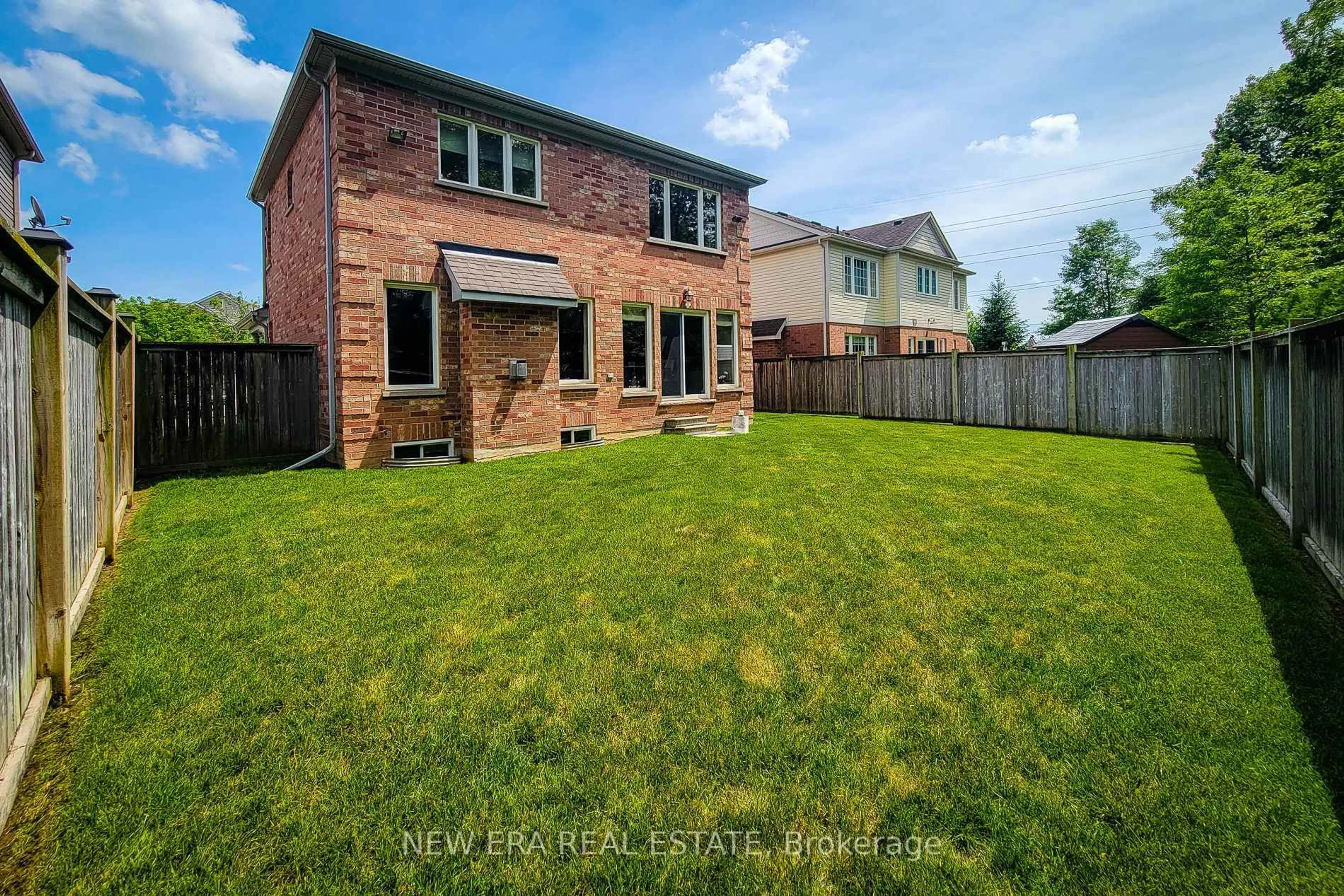 A pic from outside/outdoor area/front of a property/back of a property/a pic from drone, street for 6687 St Michael Ave, Niagara Falls Ontario L2H 0C6