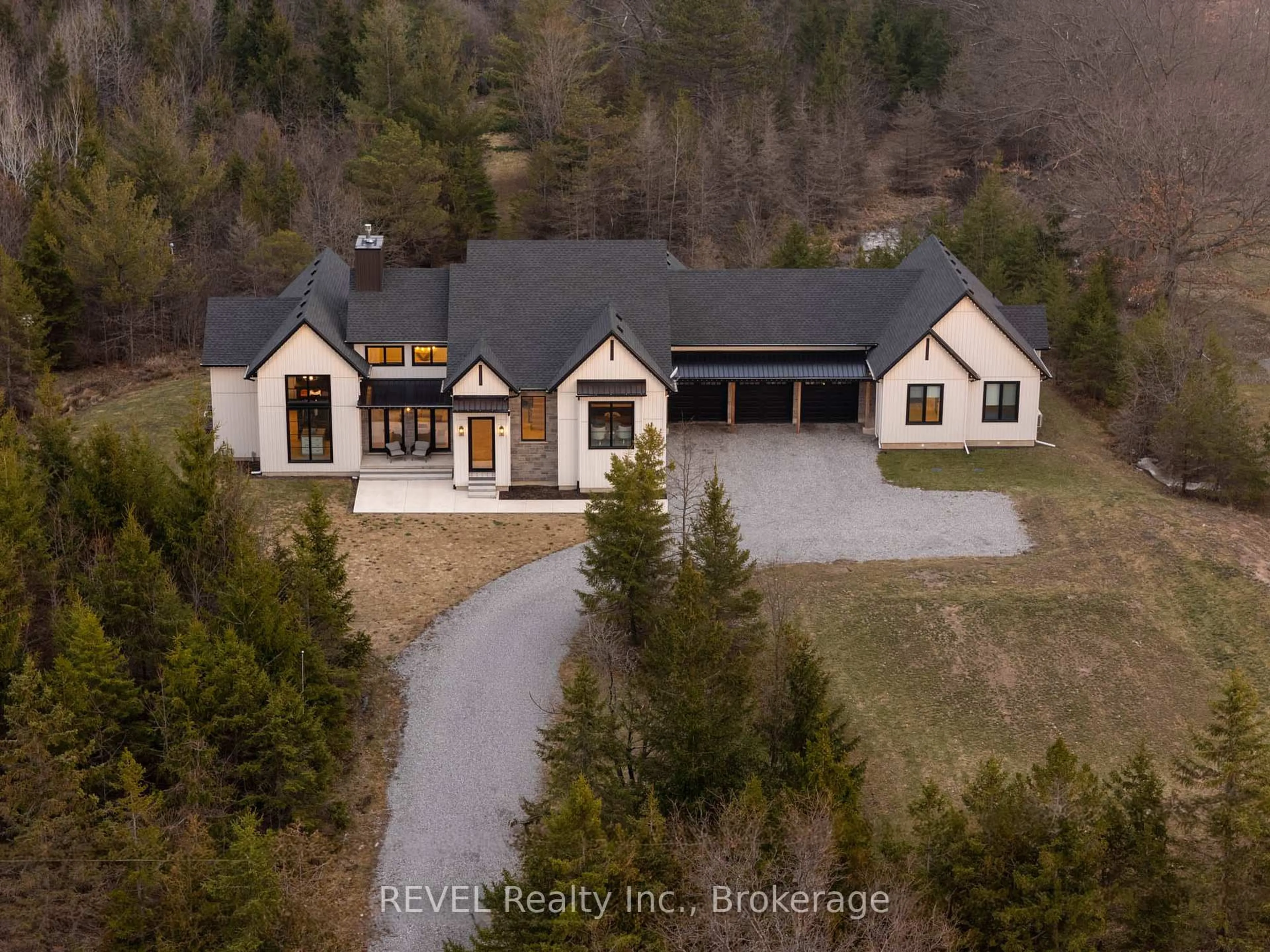 A pic from outside/outdoor area/front of a property/back of a property/a pic from drone, mountain view for 3901 White Rd, Port Colborne Ontario L3K 5V5