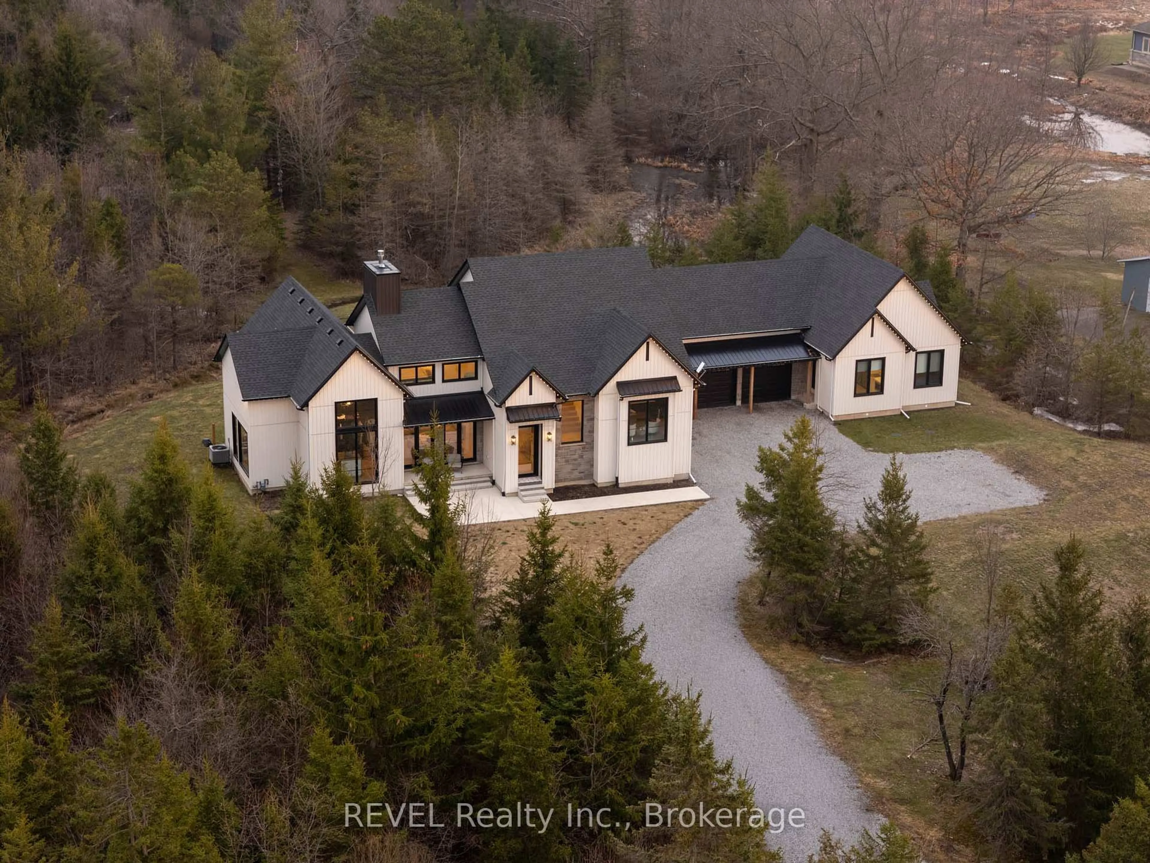 A pic from outside/outdoor area/front of a property/back of a property/a pic from drone, unknown for 3901 White Rd, Port Colborne Ontario L3K 5V5