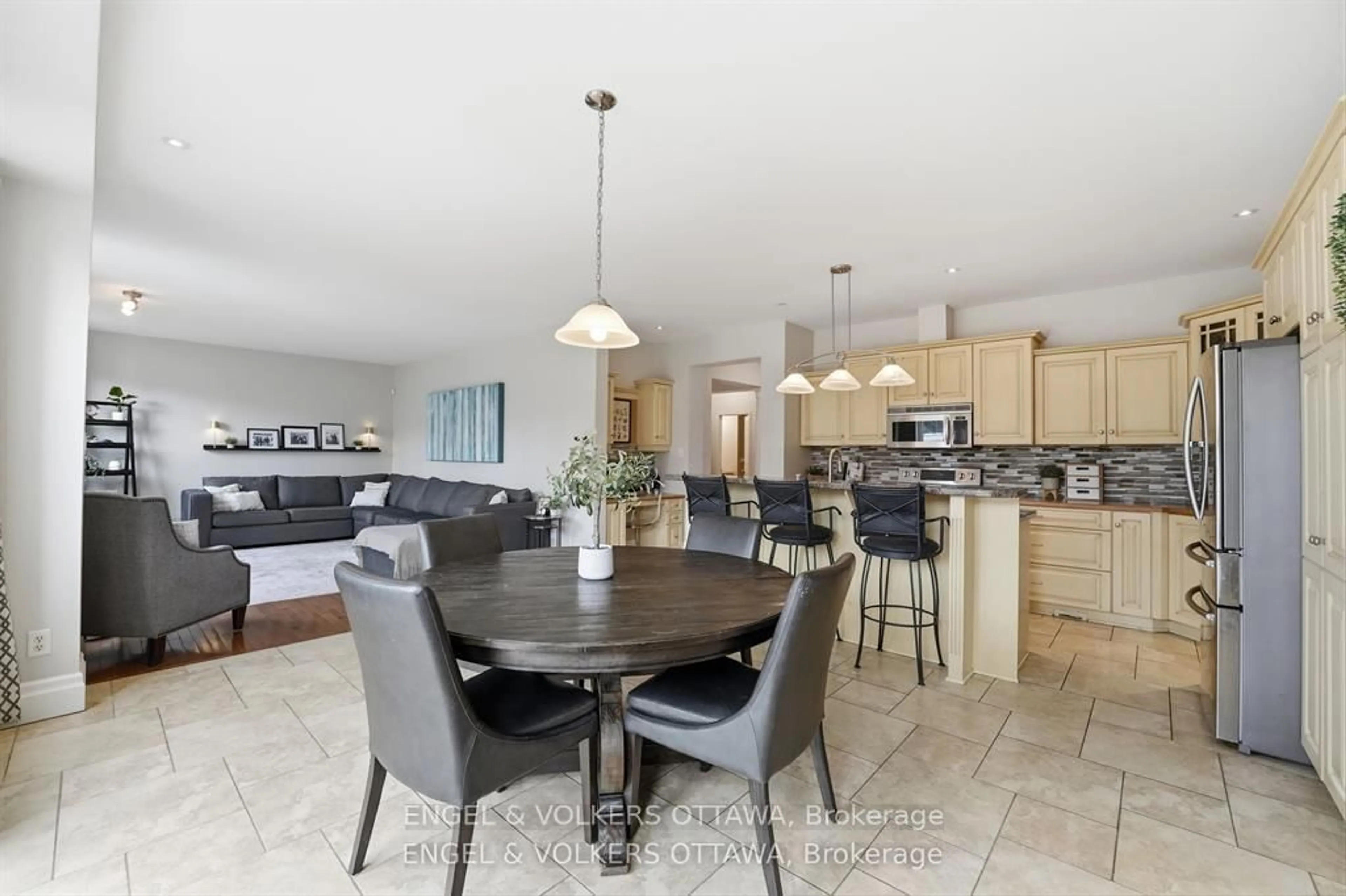 Open concept kitchen, ceramic/tile floor for 31 Leatherwood Cres, Ottawa Ontario K2J 4X9