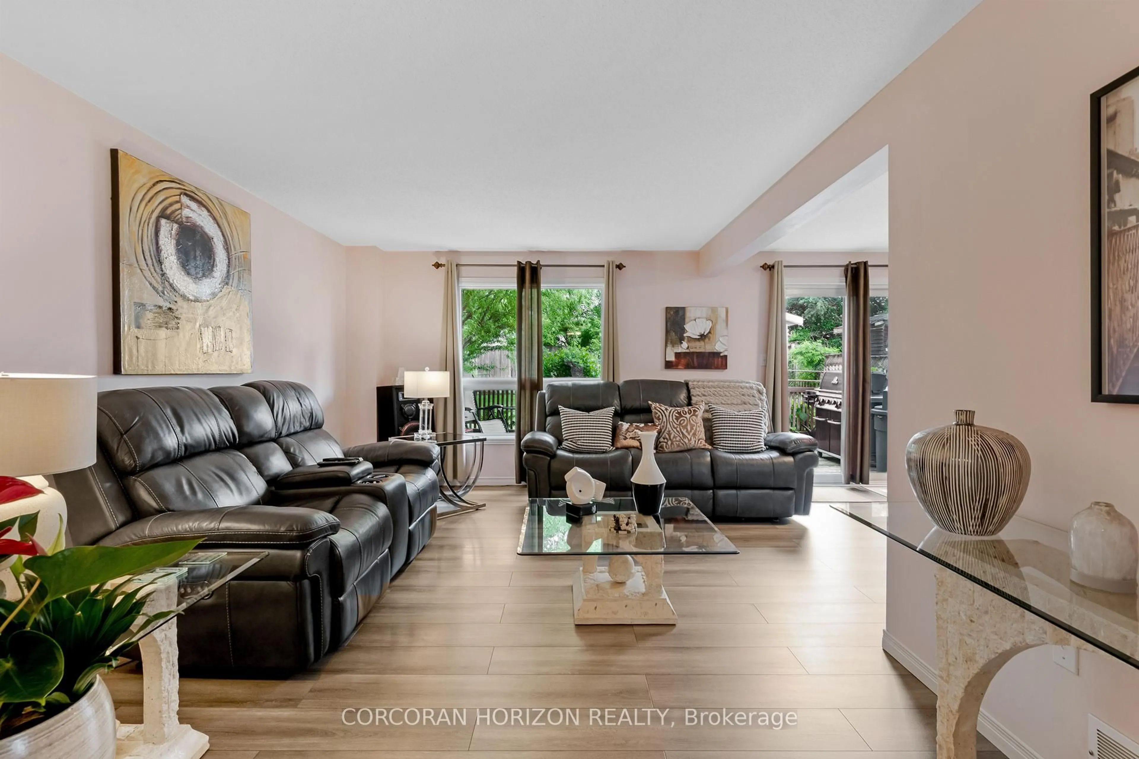 Living room with furniture, unknown for 351 Northview Heights Pl, Cambridge Ontario N1R 8J1