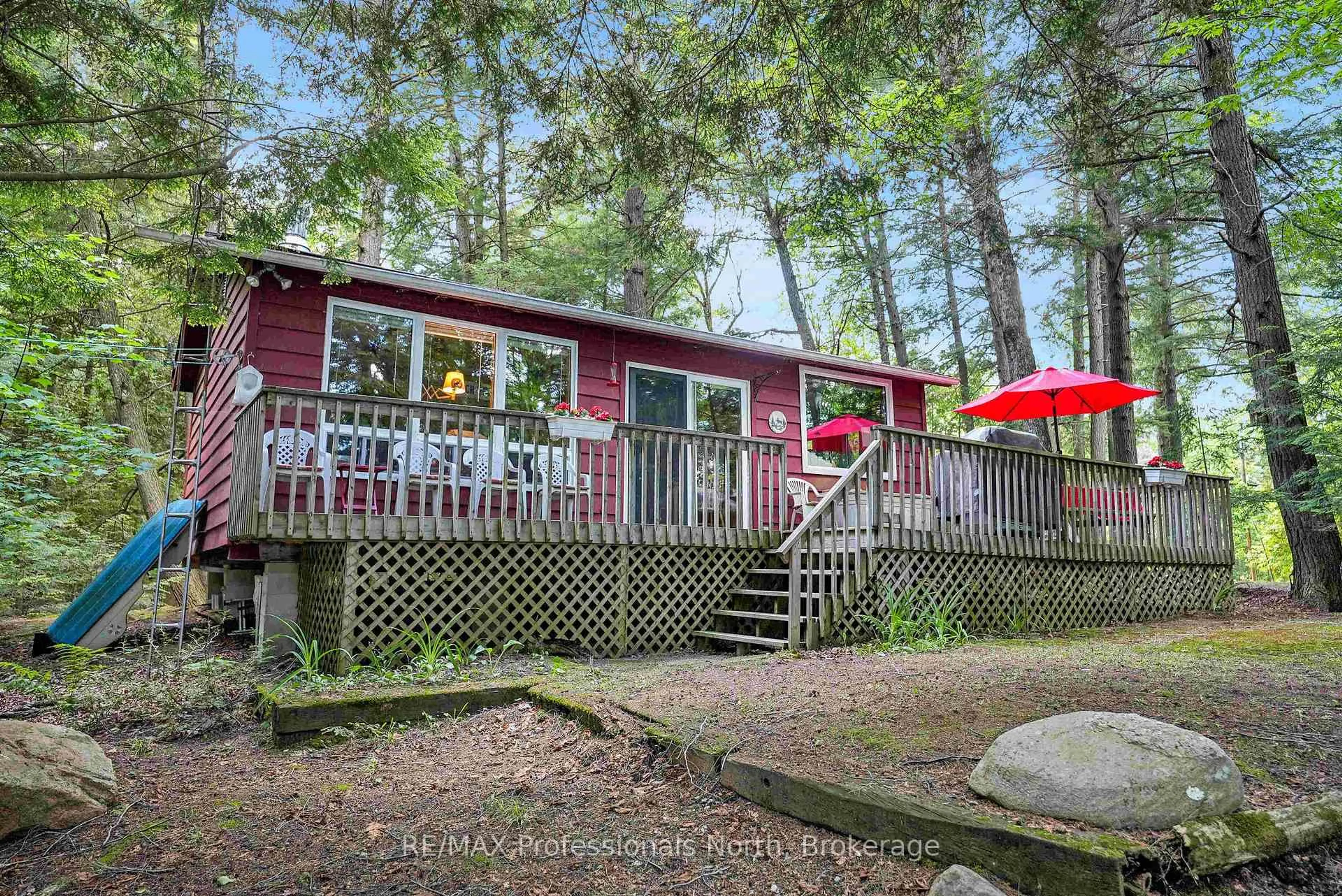Patio, water/lake/river/ocean view for 1420 Moose Lake Rd, Dysart et al Ontario K0M 1S0